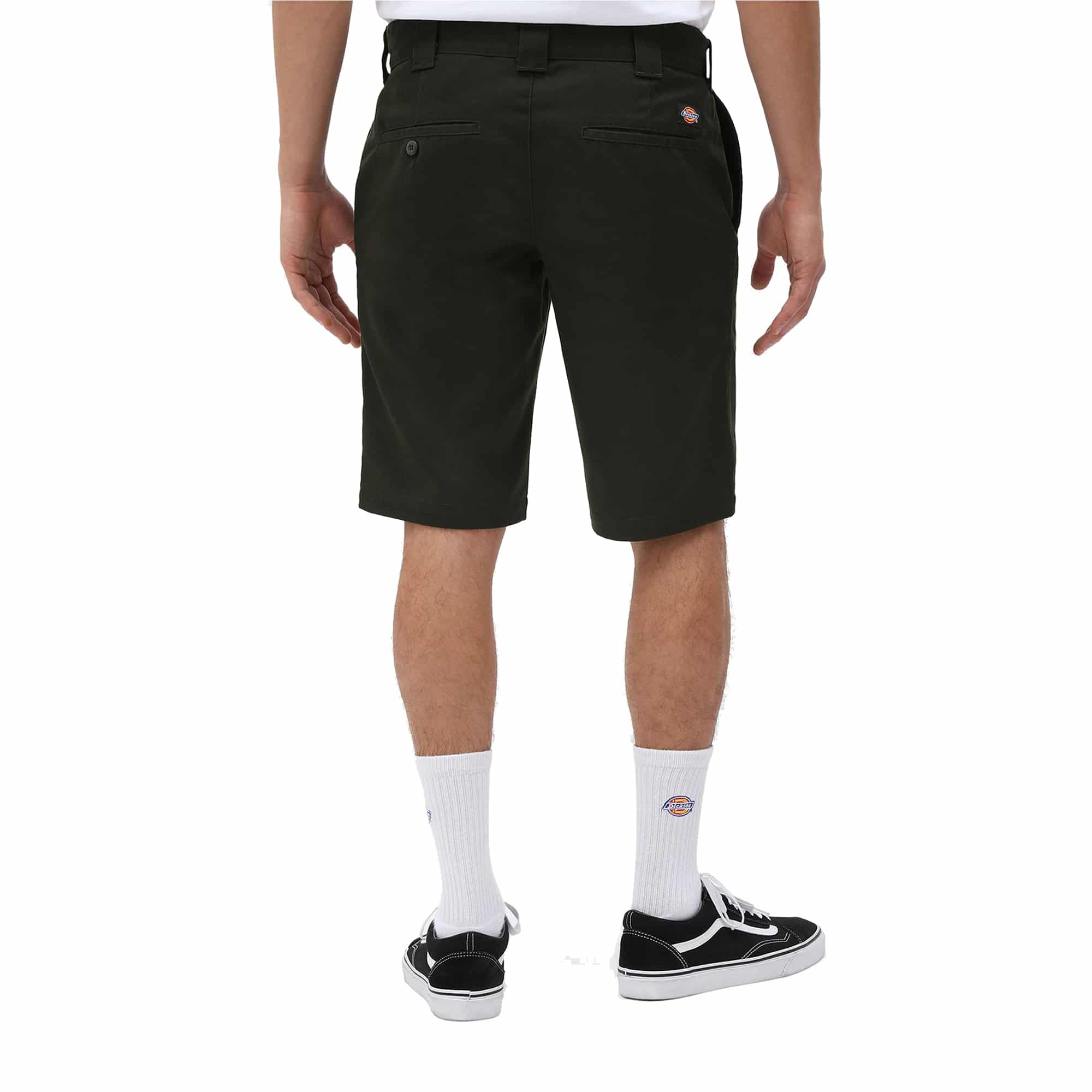 https://admin.plaze-shop.de/wp-content/uploads/2021/04/Dickies_Slim_Short_Olive_Plaze-Shop_2.jpg