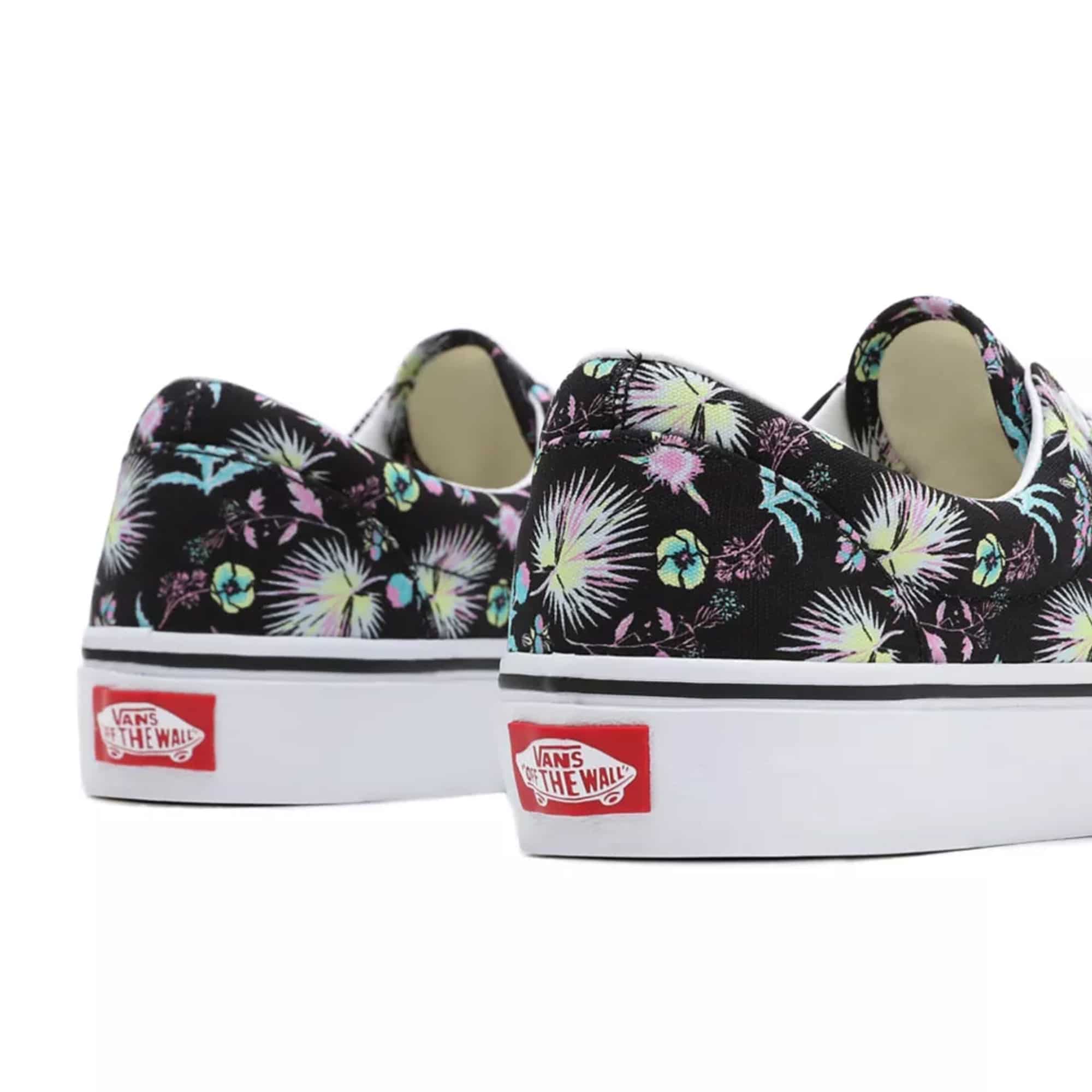 https://admin.plaze-shop.de/wp-content/uploads/2021/05/Vn0A54F13VD1_Vans_Era_Paradise_Floral_Plaze-Shop_6.jpg