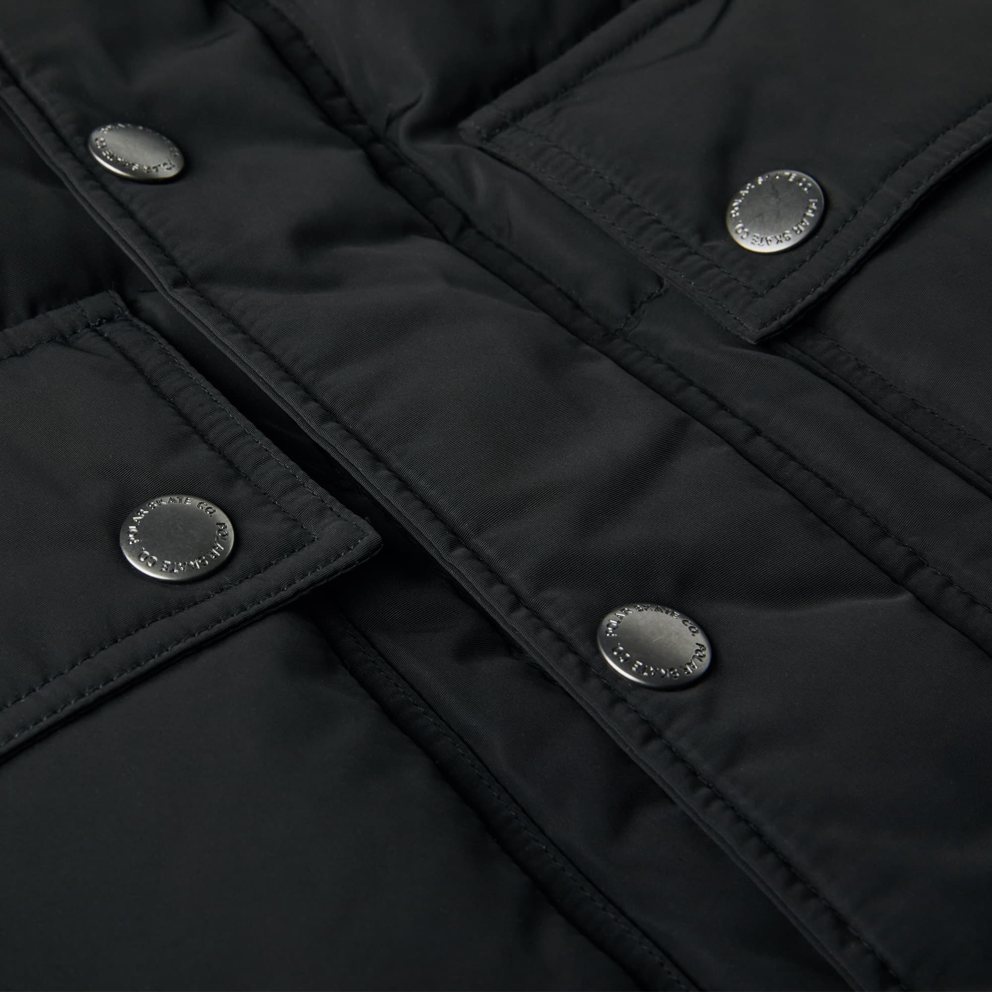 https://admin.plaze-shop.de/wp-content/uploads/2021/09/HOOD-PUFFER-BLACK-5.jpg