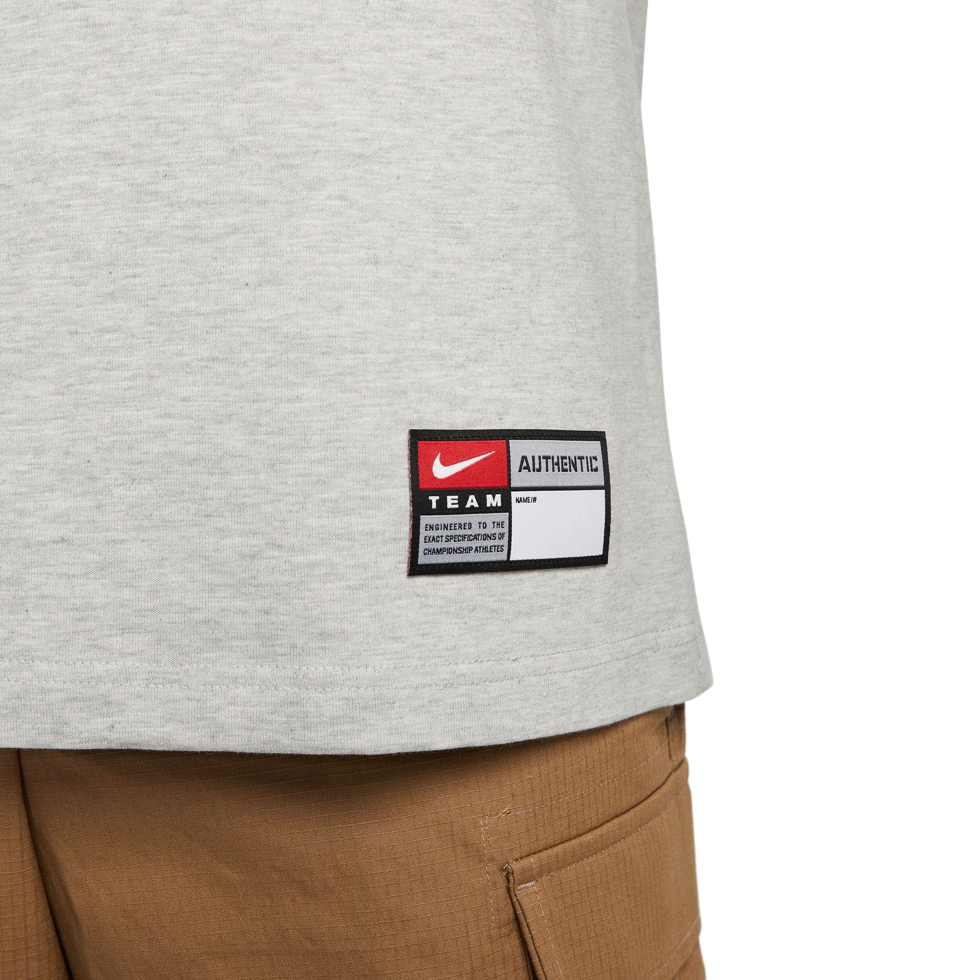 https://admin.plaze-shop.de/wp-content/uploads/2022/07/DV1725-050_NikeSB_BSBL_RGLN_Tee_SF_plaze-skateshop_6.jpg