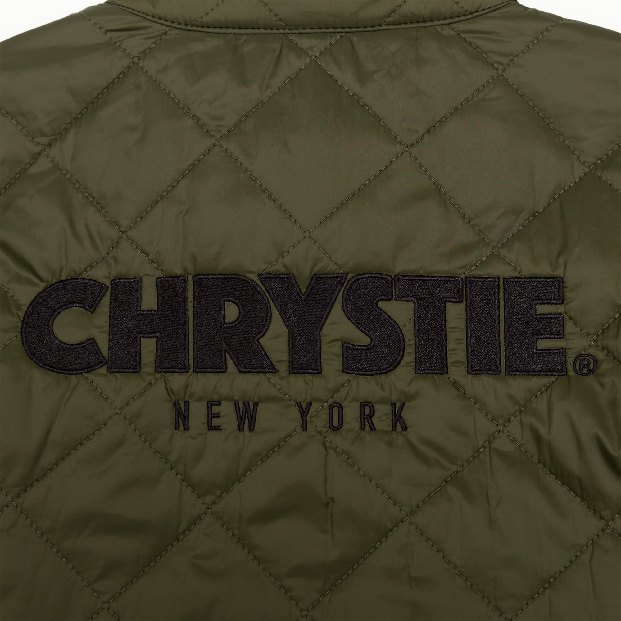https://admin.plaze-shop.de/wp-content/uploads/2022/12/Chrystie_OGLogo_Jacket_army-green_plaze-skateshop_3.jpg