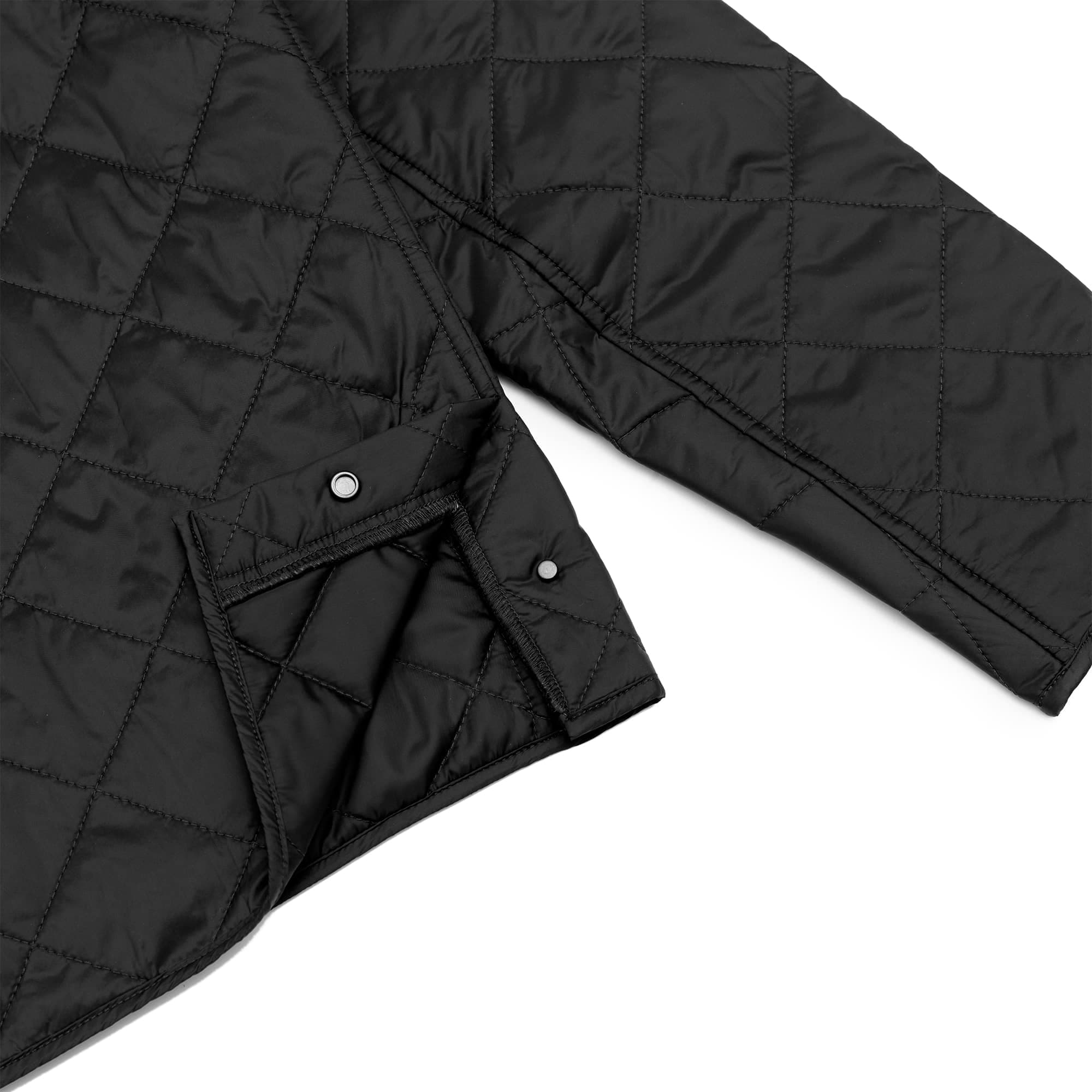 https://admin.plaze-shop.de/wp-content/uploads/2022/12/Chrystie_OGLogo_Jacket_black_plaze-skateshop_5.jpg