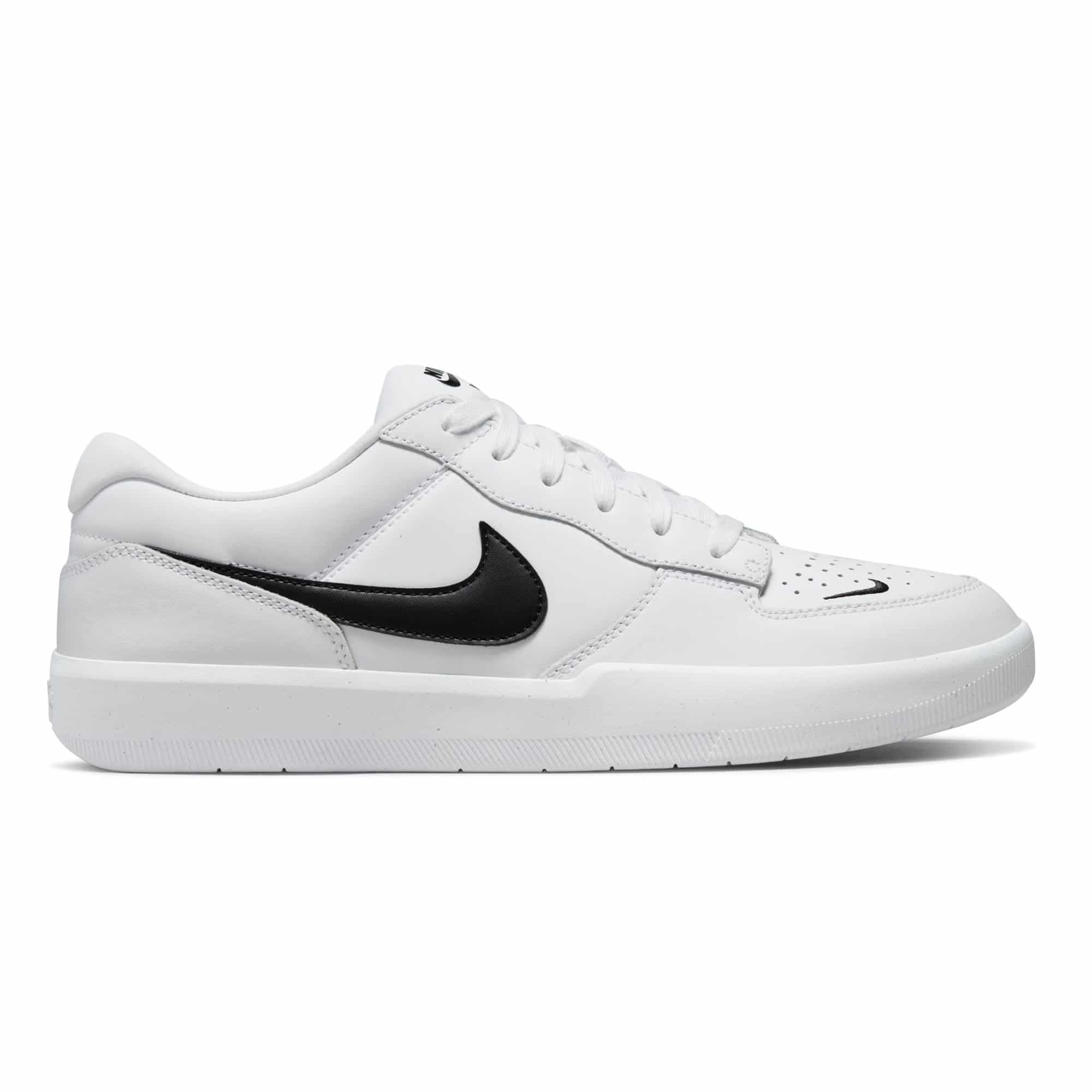 https://admin.plaze-shop.de/wp-content/uploads/2022/12/NikeSB_Force58_White_Black_DH7505-101_plaze-shop_1.jpeg