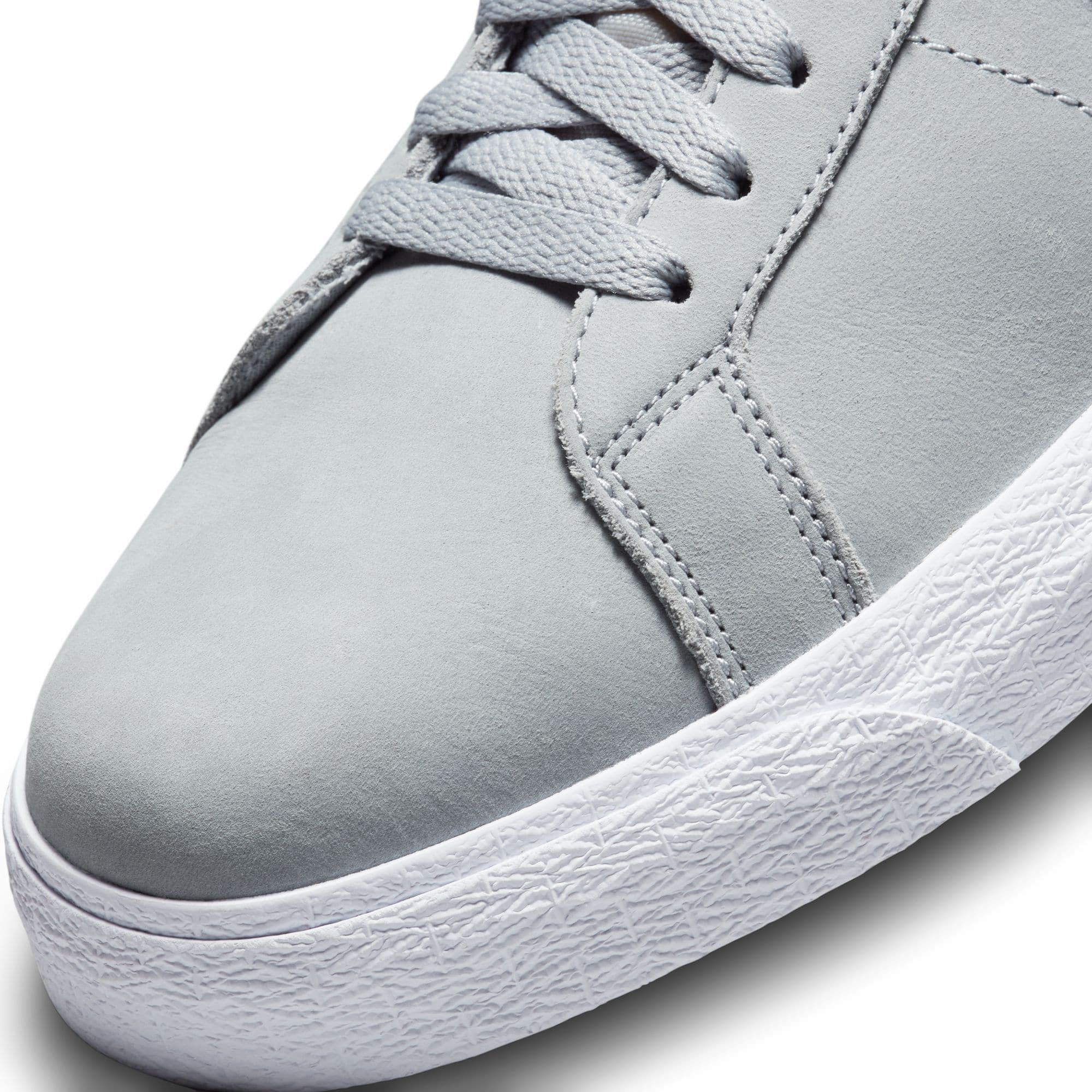 https://admin.plaze-shop.de/wp-content/uploads/2023/02/DV5467001_Nike_SB_BlazerMid_Wolf-grey_plaze-skateshop_8.jpg