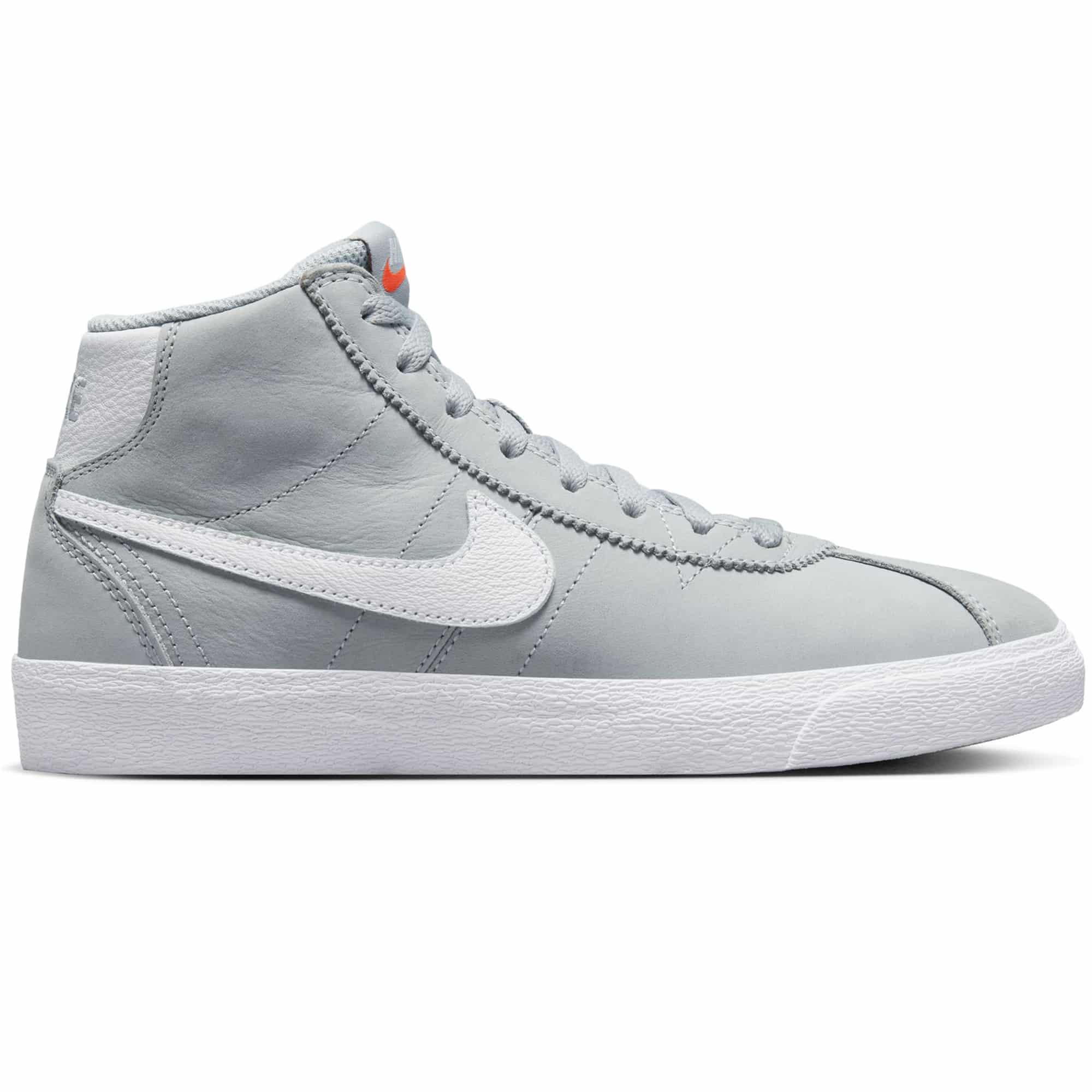 https://admin.plaze-shop.de/wp-content/uploads/2023/02/DV5472001_Nike_SB_BruinHi_Wolf-grey_plaze-skateshop_1.jpg