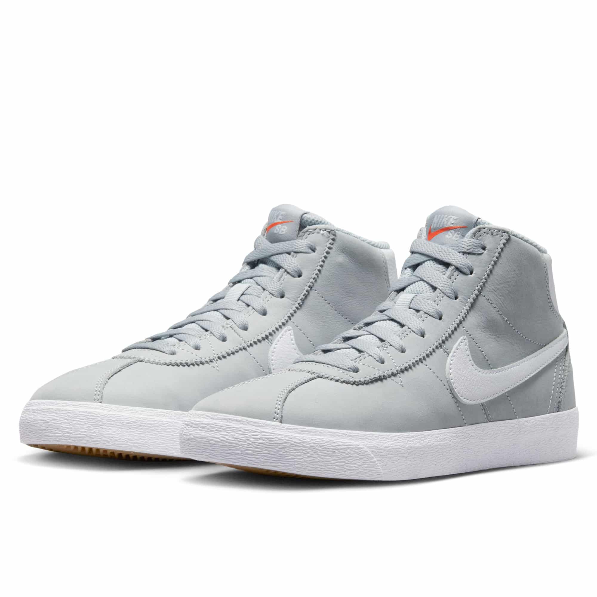 https://admin.plaze-shop.de/wp-content/uploads/2023/02/DV5472001_Nike_SB_BruinHi_Wolf-grey_plaze-skateshop_4.jpg