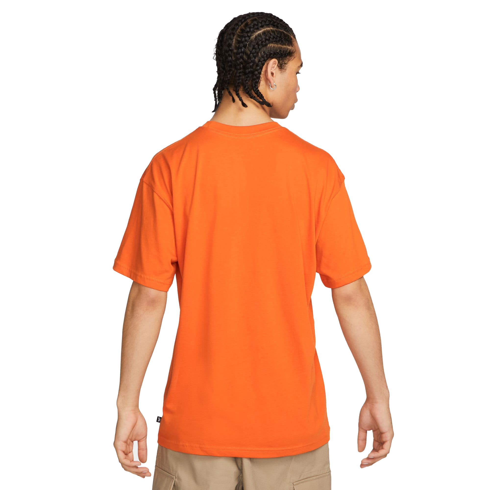 https://admin.plaze-shop.de/wp-content/uploads/2023/06/NikeSB_Video_Tee_Orange_plaze-shop_3.jpg