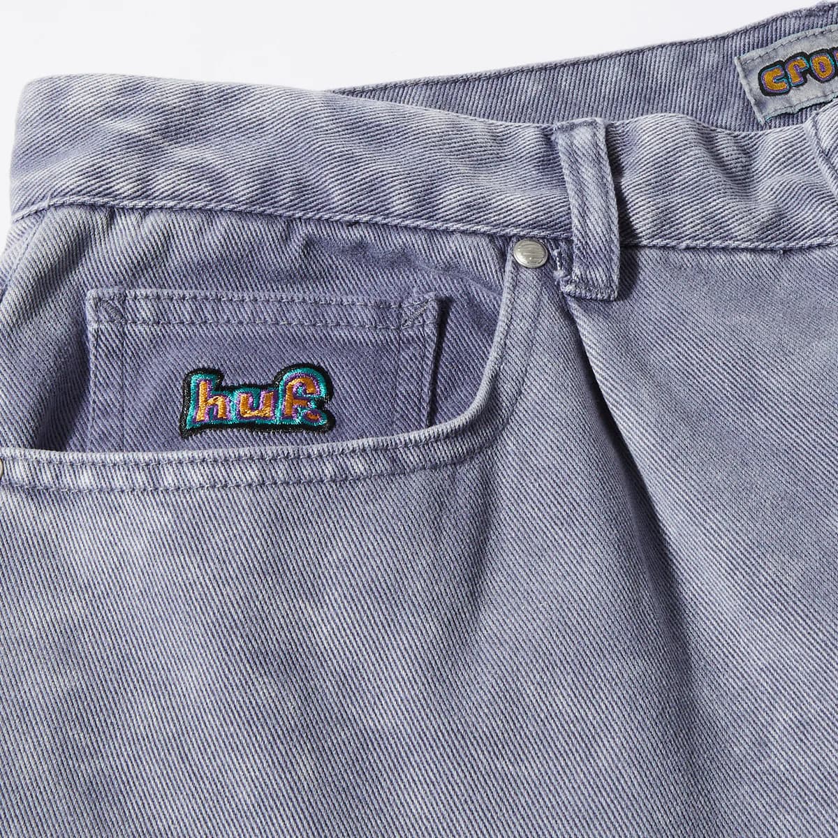 https://admin.plaze-shop.de/wp-content/uploads/2023/09/Huf_Cromer_Washed_Pant_Dusty_Purple_plaze-shop_3.webp