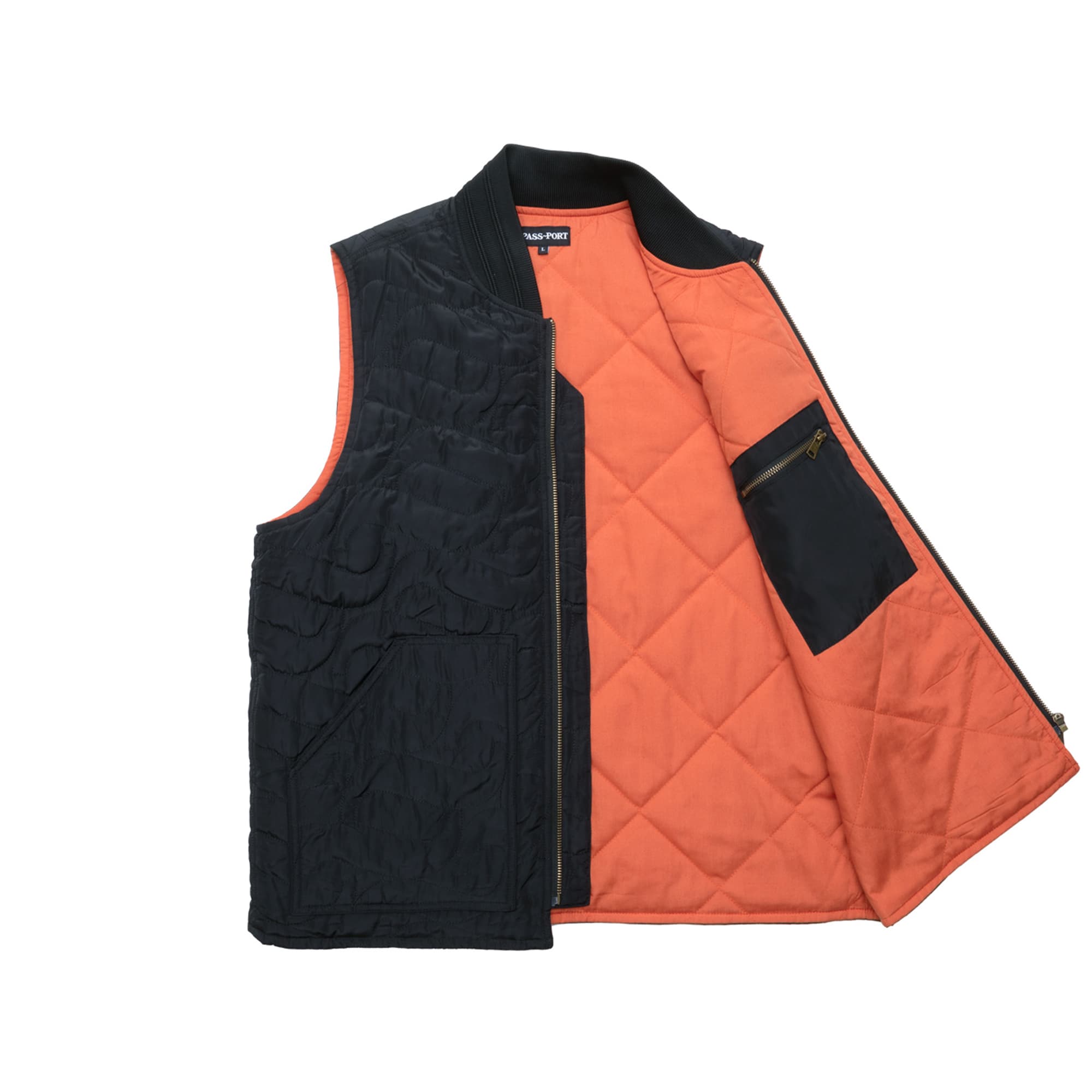 https://admin.plaze-shop.de/wp-content/uploads/2023/09/Passport_Tilde-Puff-Packers-Vest_black_plaze-skateshop_2.jpg