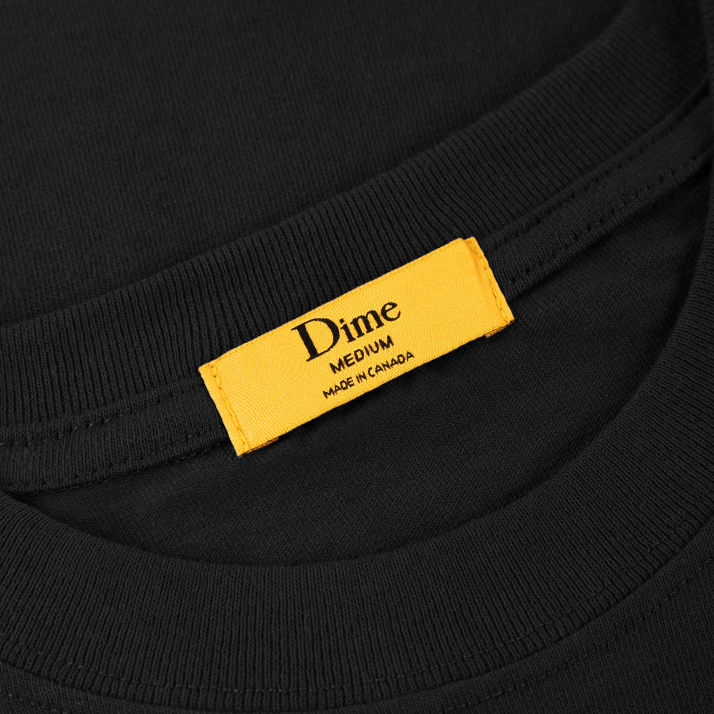https://admin.plaze-shop.de/wp-content/uploads/2023/11/Dime_Tee_Closeup_Black_plaze-shop_1.jpg