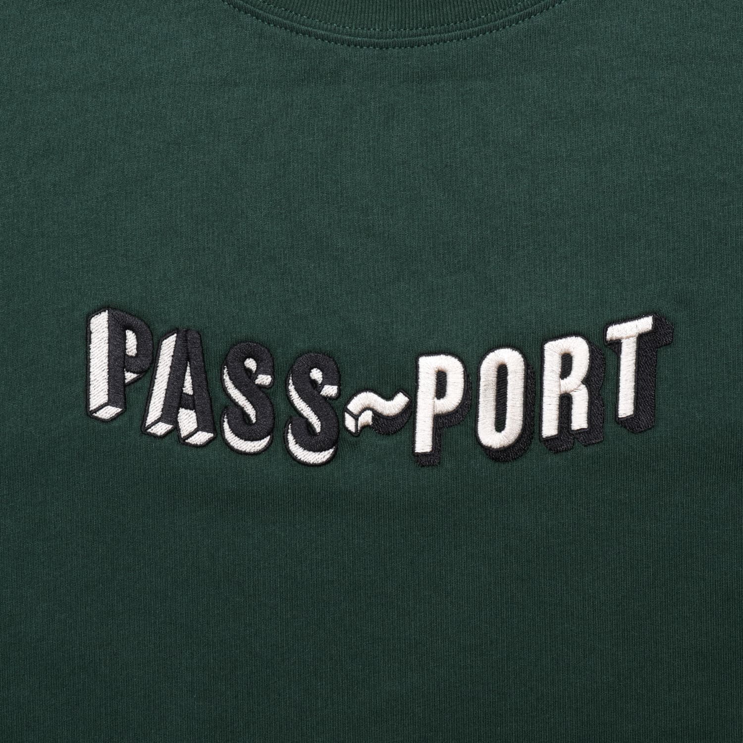 https://admin.plaze-shop.de/wp-content/uploads/2023/12/PassPort_Sunken_Logo_Hoodie_plaze-shop_2.jpg