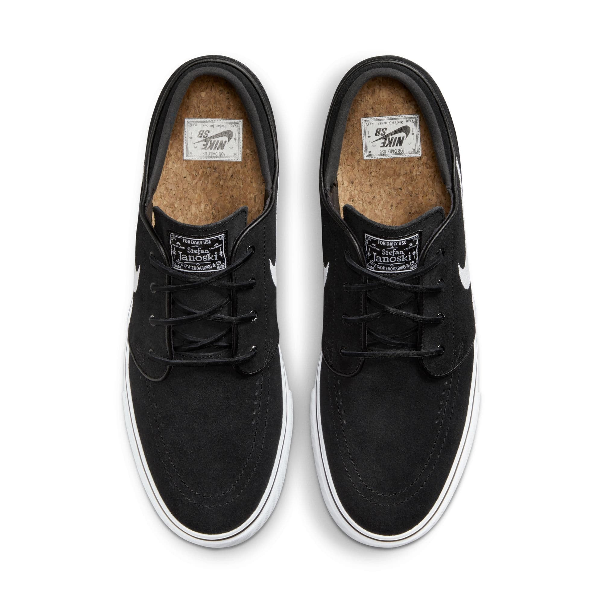 https://admin.plaze-shop.de/wp-content/uploads/2024/02/NikeSB_Janoski_OG_FD6757-001_plaze-shop_7.jpeg