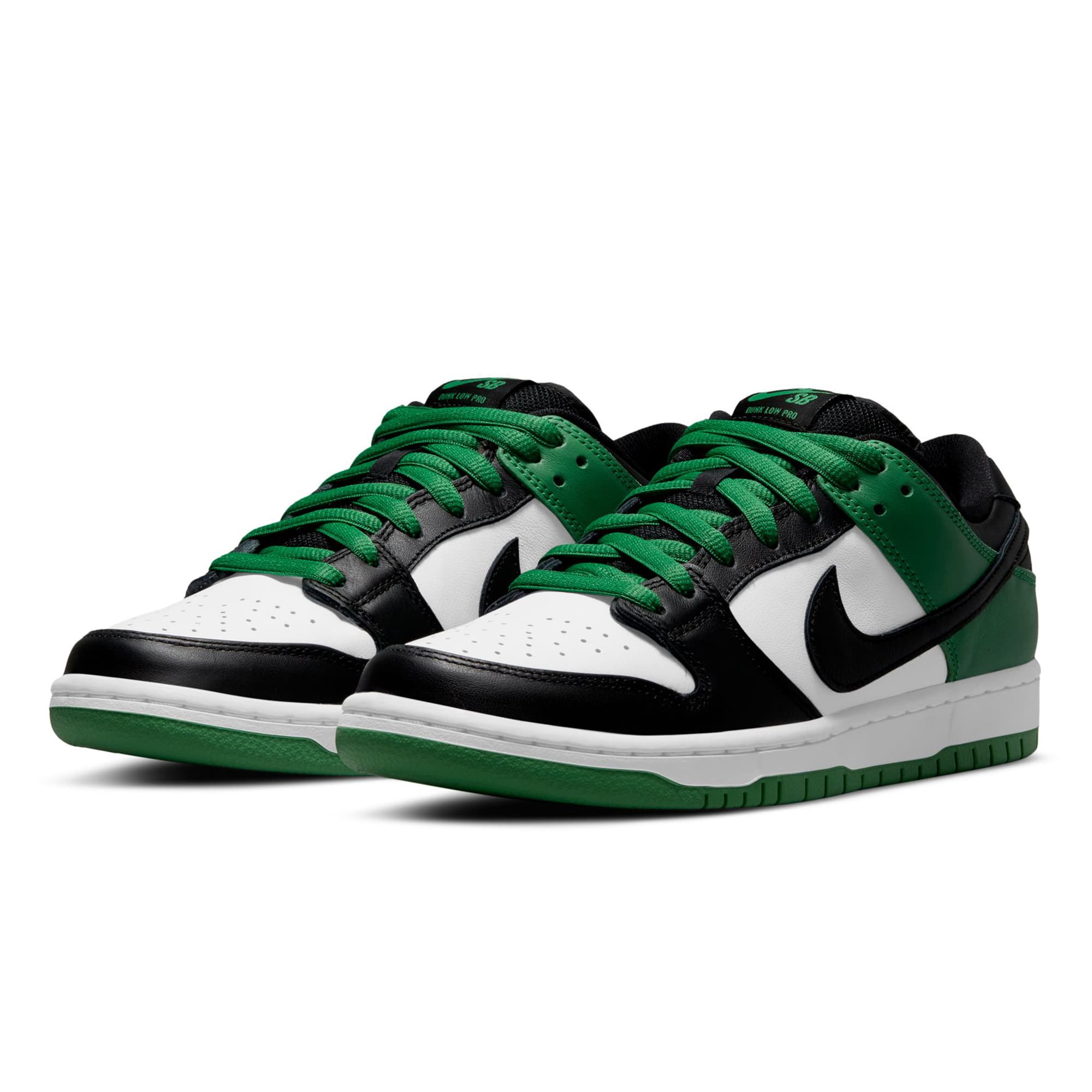 https://admin.plaze-shop.de/wp-content/uploads/2024/05/BQ6817-302_NikeSB_DunkLowPro_greenblackwhite_plazeskateshop_4.jpg