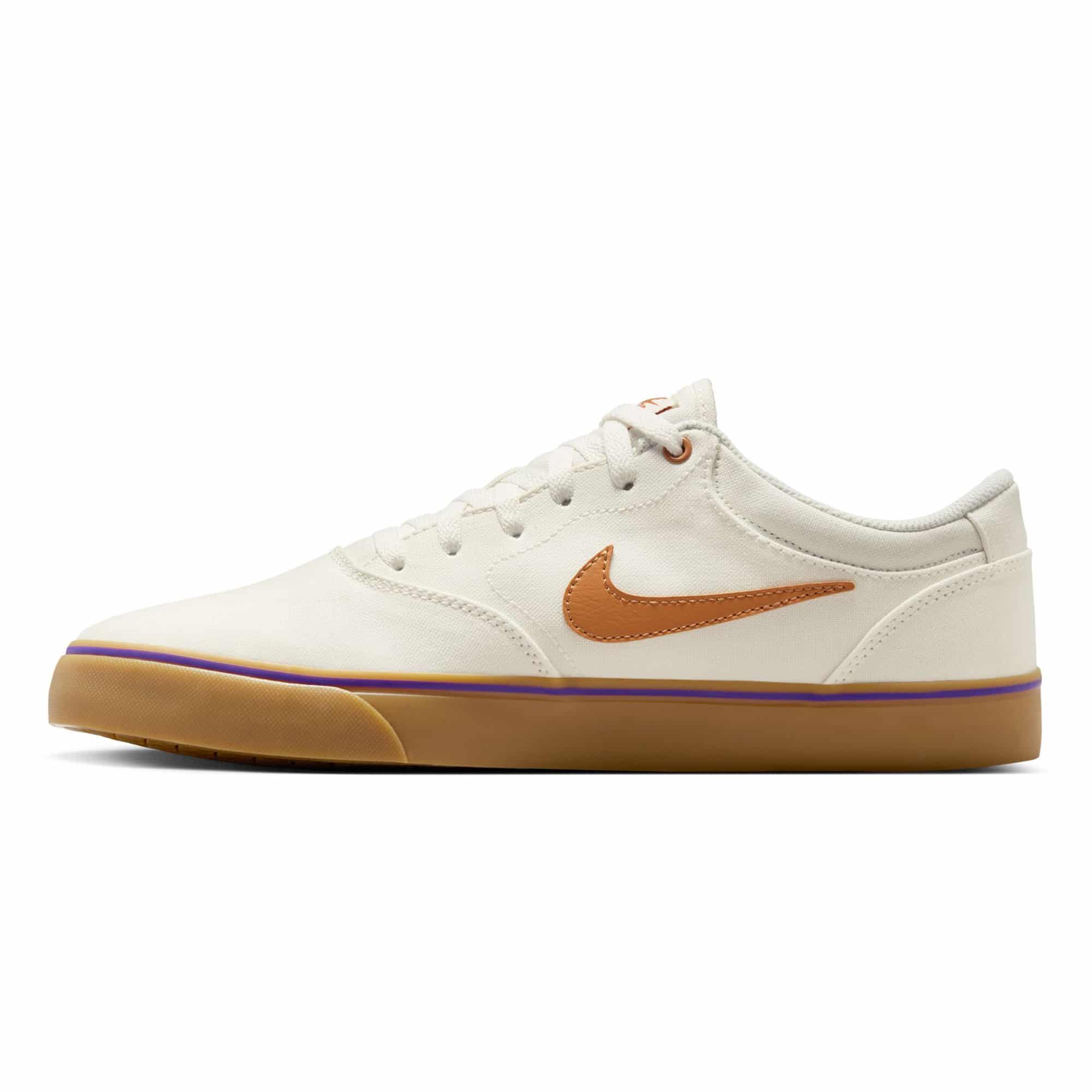 https://admin.plaze-shop.de/wp-content/uploads/2024/05/DM3494-107_NikeSB_Chron2CNVS_summitwhite_monarch_plaze-skateshop_3.jpg