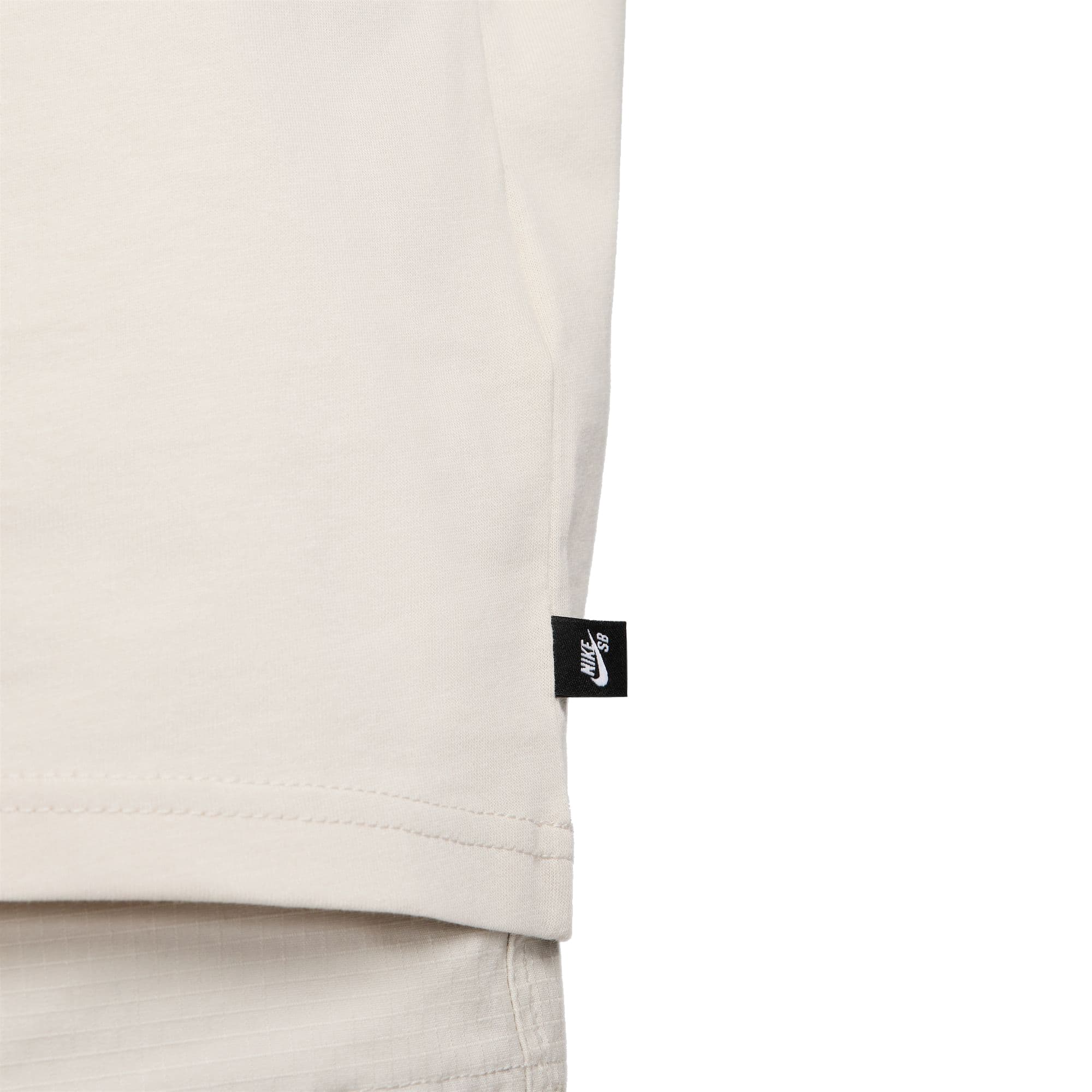 https://admin.plaze-shop.de/wp-content/uploads/2024/07/DC7817-104_NikeSB_Logo-Tee_beige_plazeskateshop_4.jpg