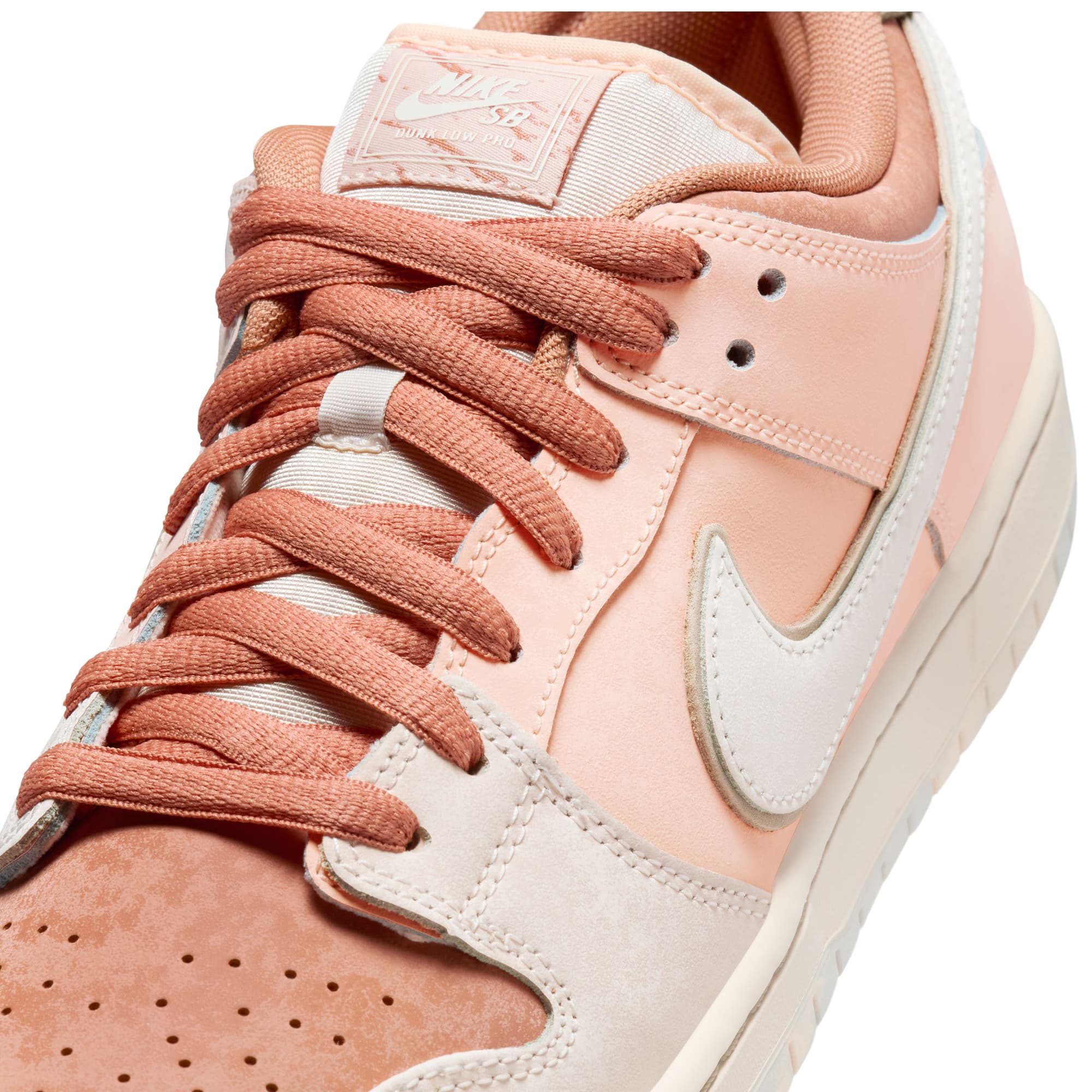 https://admin.plaze-shop.de/wp-content/uploads/2024/07/FV5926-200_NikeSB_Dunk-Low-PRM_amber-brown-guava-ice_plazeskateshop_8.jpg