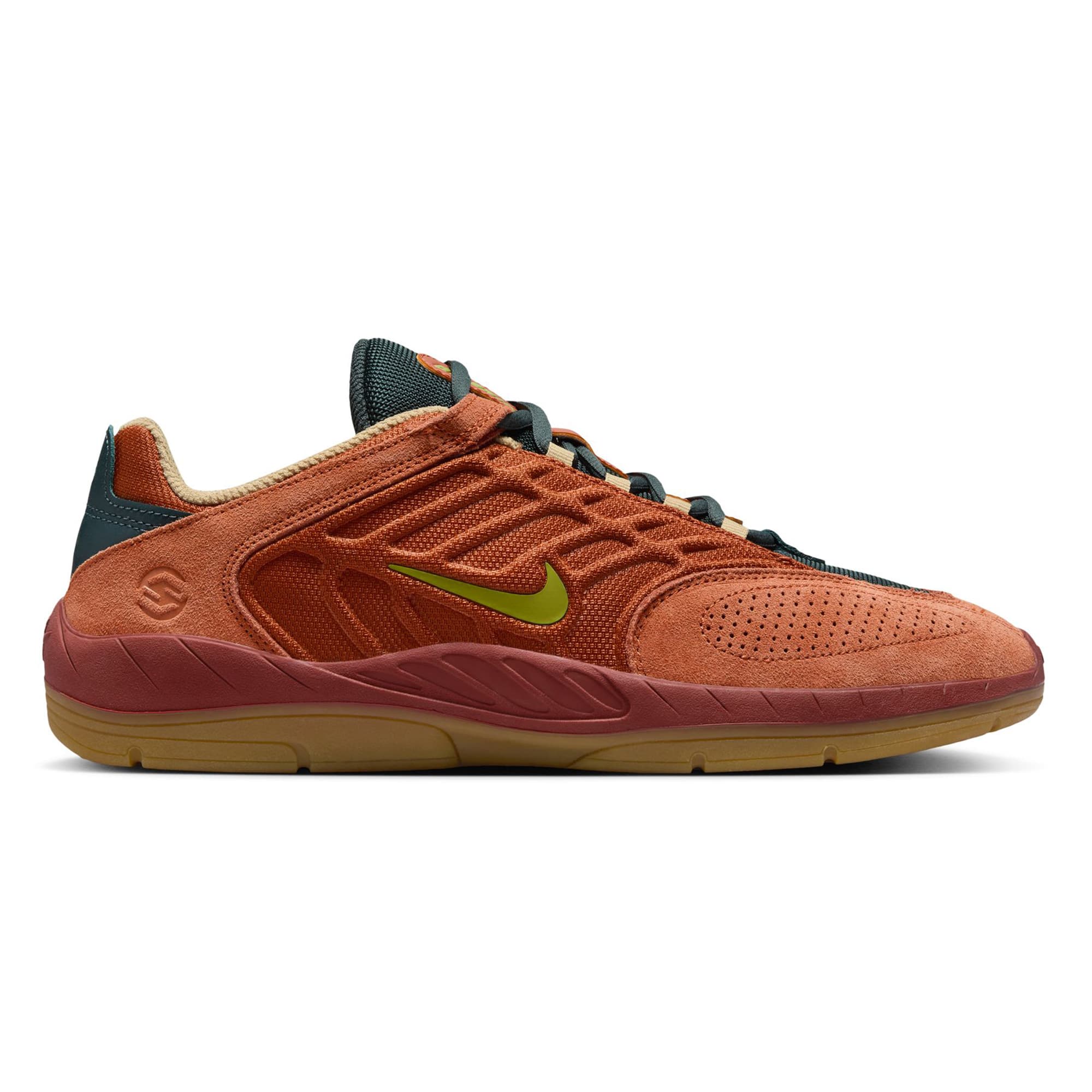 https://admin.plaze-shop.de/wp-content/uploads/2024/07/FZ4878-200_NikeSB_Vertebrae-TE_dark-russet_pear-desert-orange_plazeskateshop_2.jpg