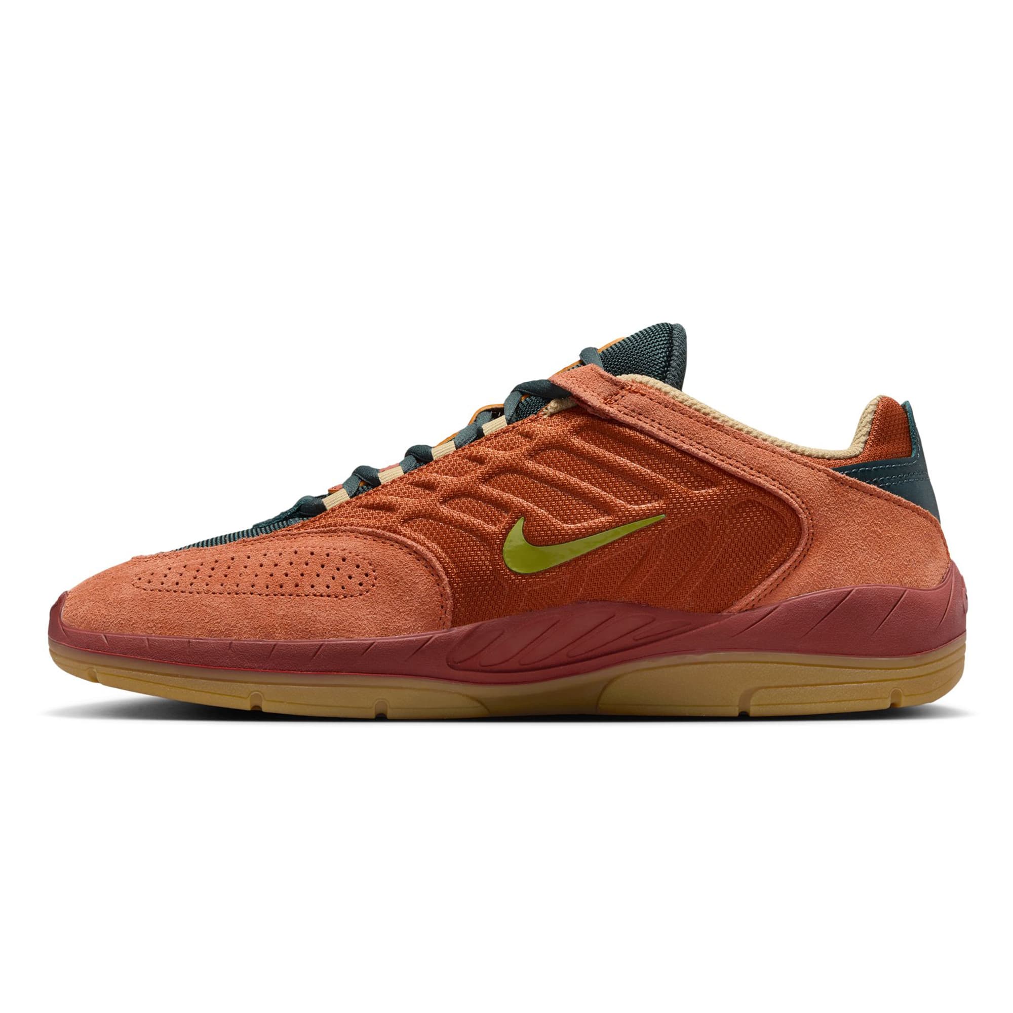 https://admin.plaze-shop.de/wp-content/uploads/2024/07/FZ4878-200_NikeSB_Vertebrae-TE_dark-russet_pear-desert-orange_plazeskateshop_3.jpg