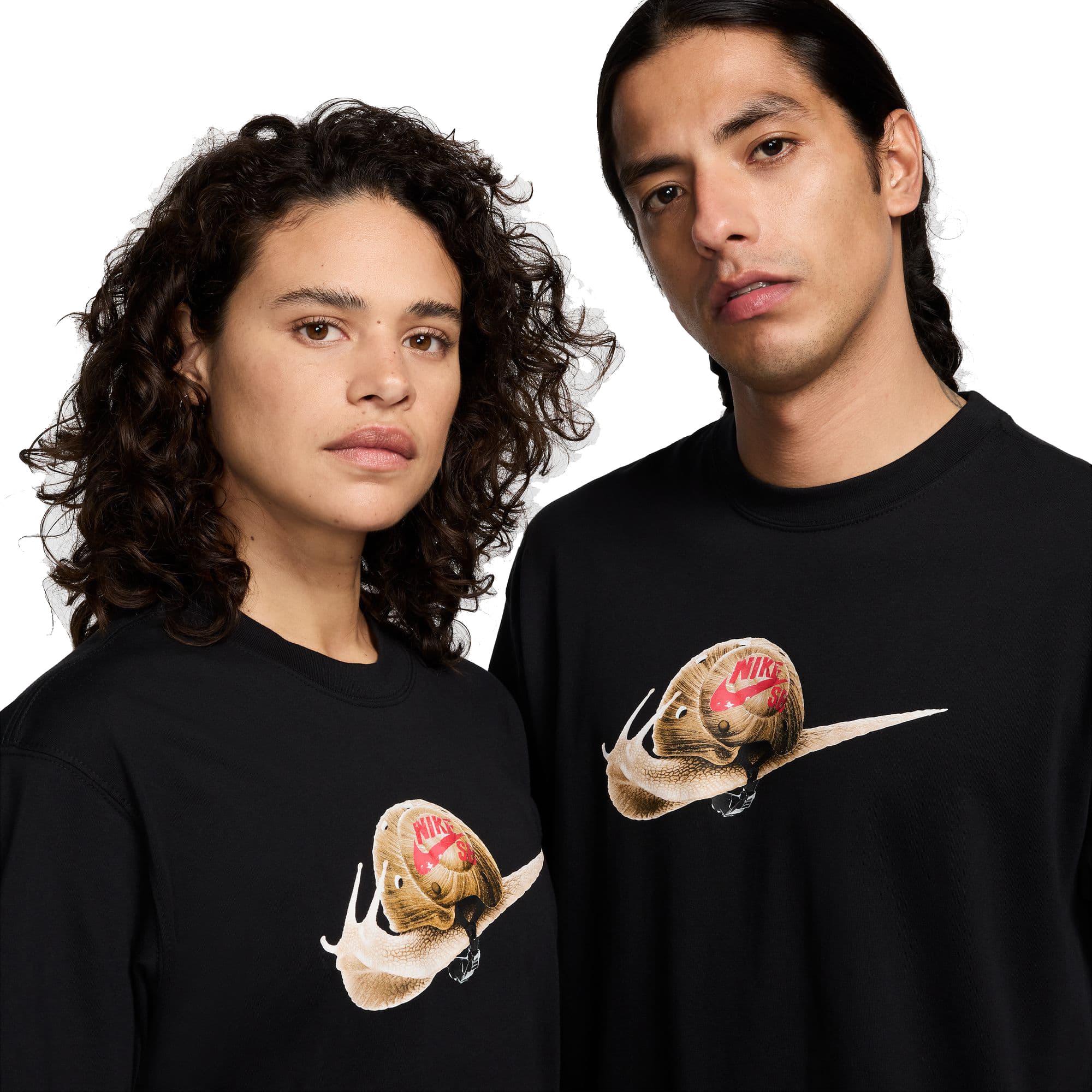 https://admin.plaze-shop.de/wp-content/uploads/2024/07/FZ5283-010_NikeSB_Republique-Tee_black_plazeskateshop_4.jpg