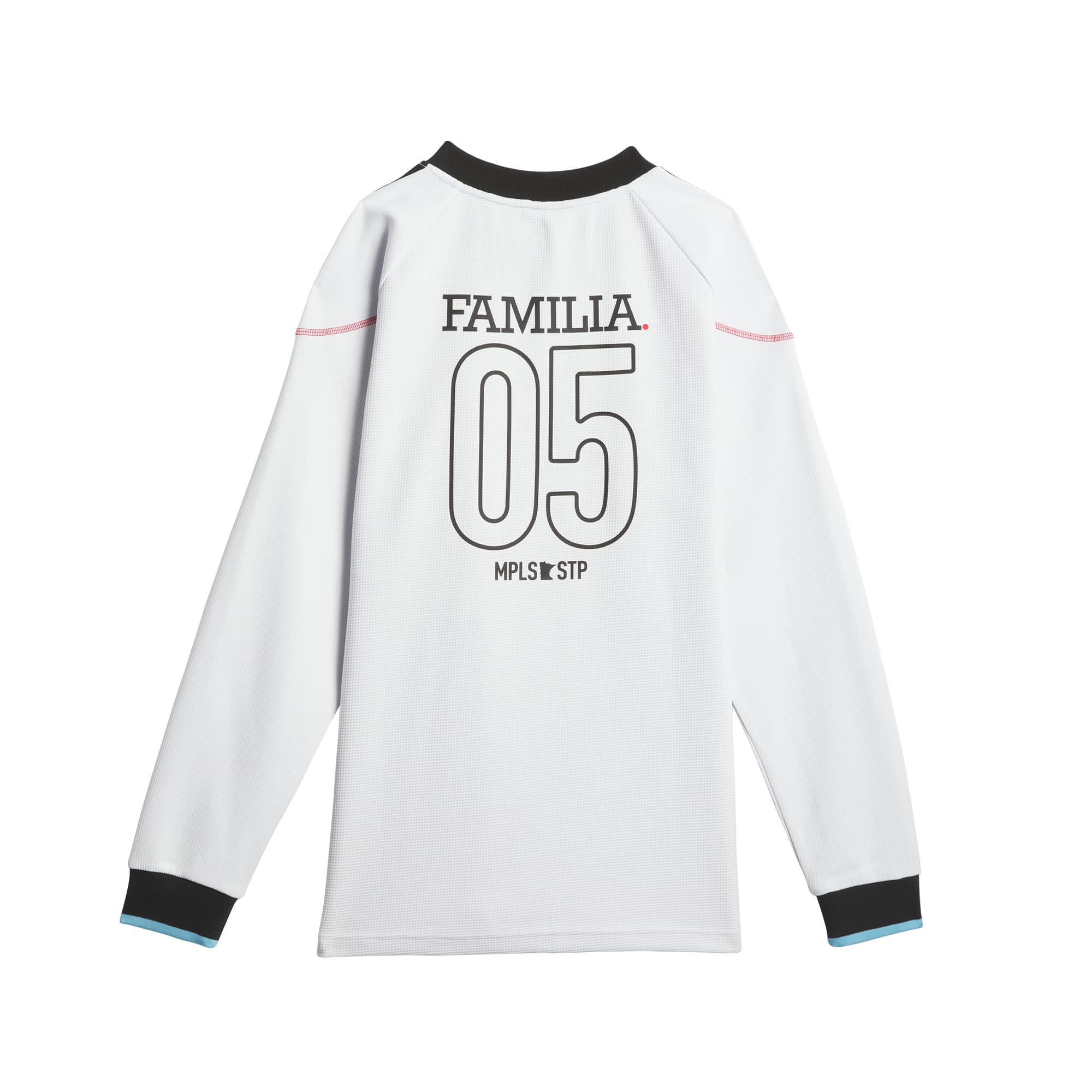 https://admin.plaze-shop.de/wp-content/uploads/2024/09/JF8854_AdidasSkateboarding_FamiliaxMNUFC_Thermal_Longsleeve_white-black_plazeskateshop_2.jpg