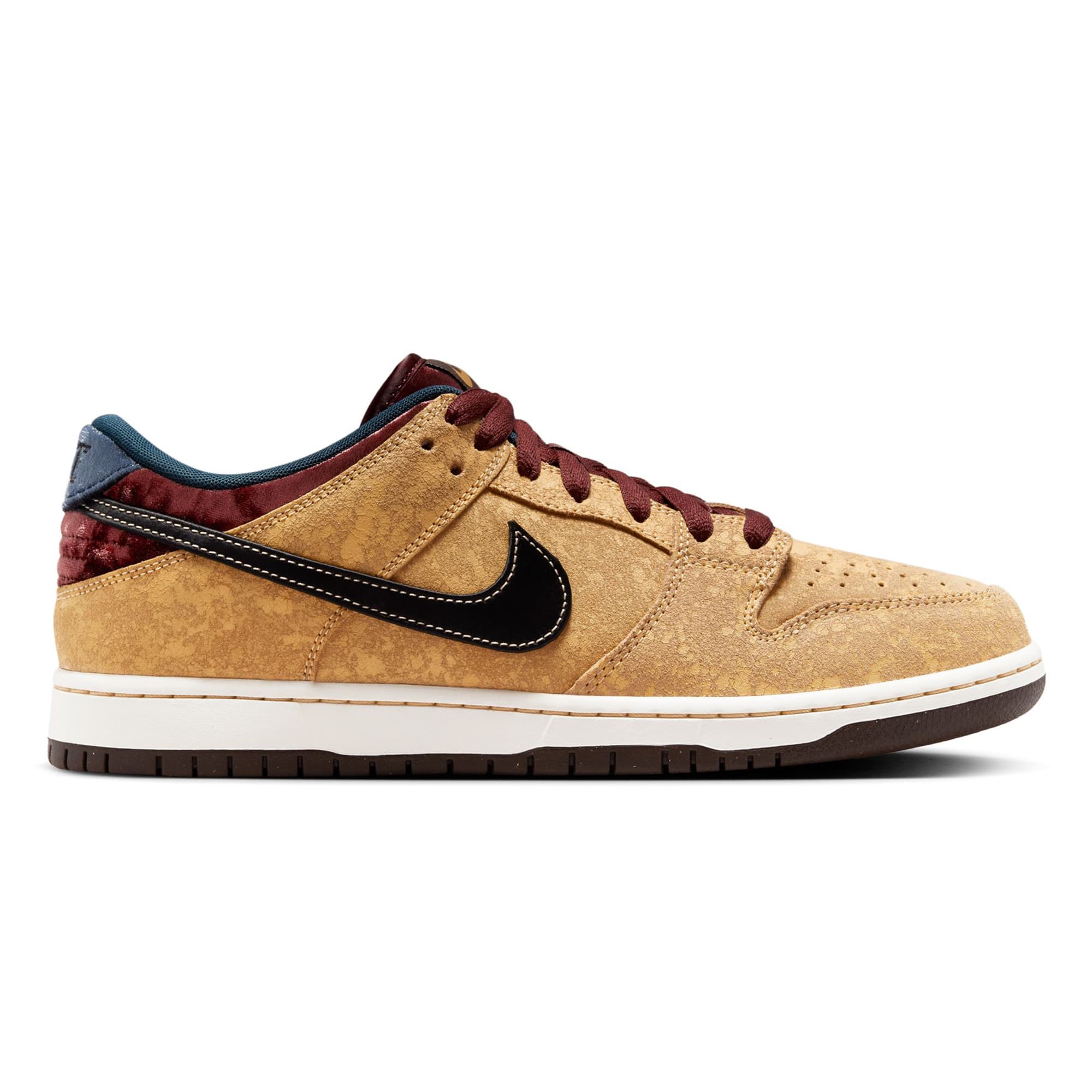 https://admin.plaze-shop.de/wp-content/uploads/2024/10/FZ1278-200_NikeSB_Dunk-Low-Pro_Celestial-Gold-Black_plazeskateshop_2.jpg