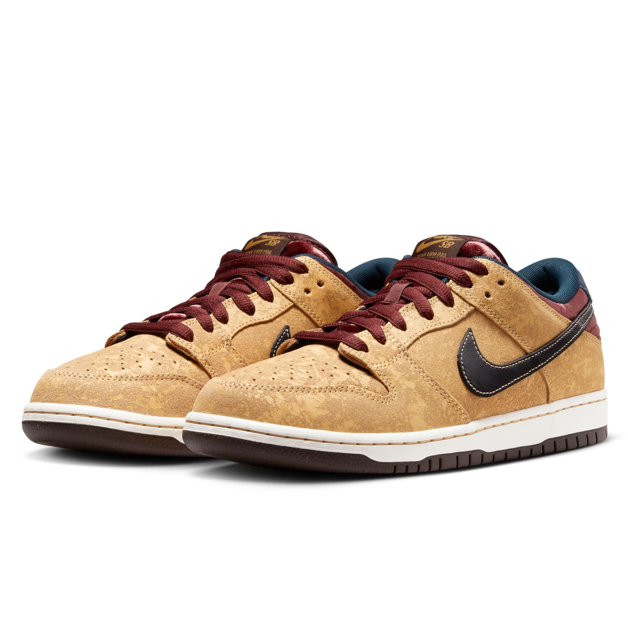 https://admin.plaze-shop.de/wp-content/uploads/2024/10/FZ1278-200_NikeSB_Dunk-Low-Pro_Celestial-Gold-Black_plazeskateshop_4.jpg