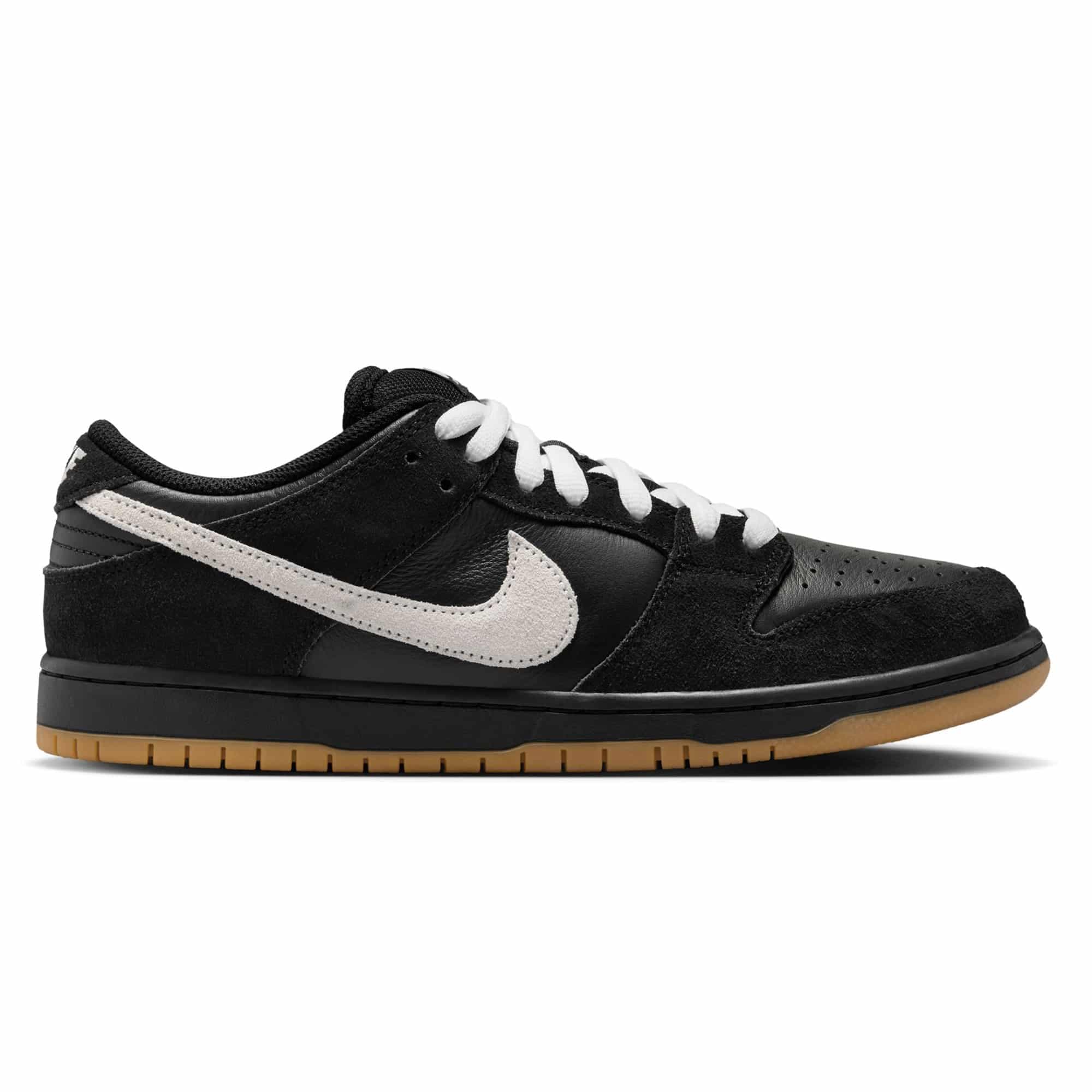 https://admin.plaze-shop.de/wp-content/uploads/2024/12/NikeSB_Dunk_Low_Pro_HF3704-003_plaze-shop_1-1.jpeg
