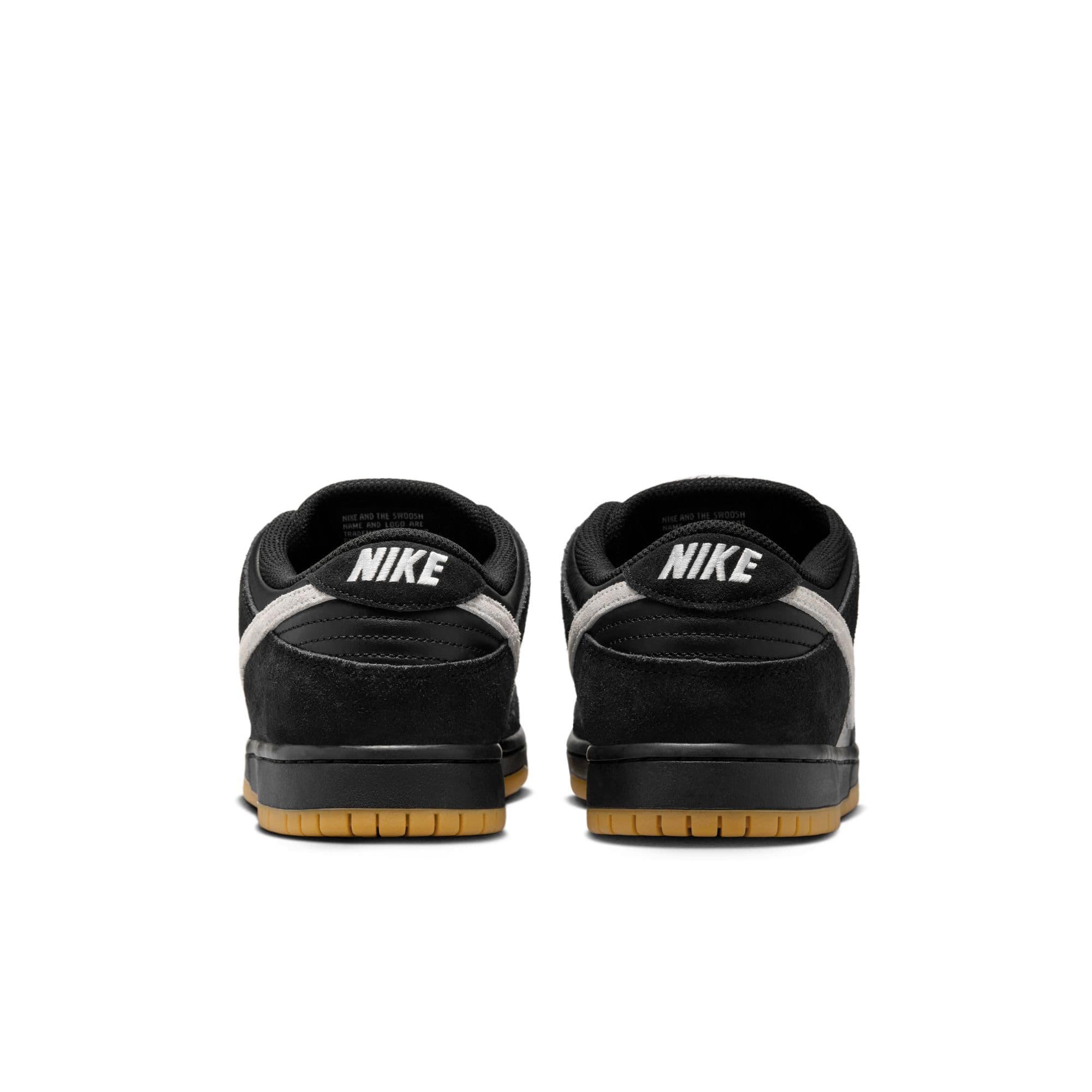 https://admin.plaze-shop.de/wp-content/uploads/2024/12/NikeSB_Dunk_Low_Pro_HF3704-003_plaze-shop_1-5.jpeg