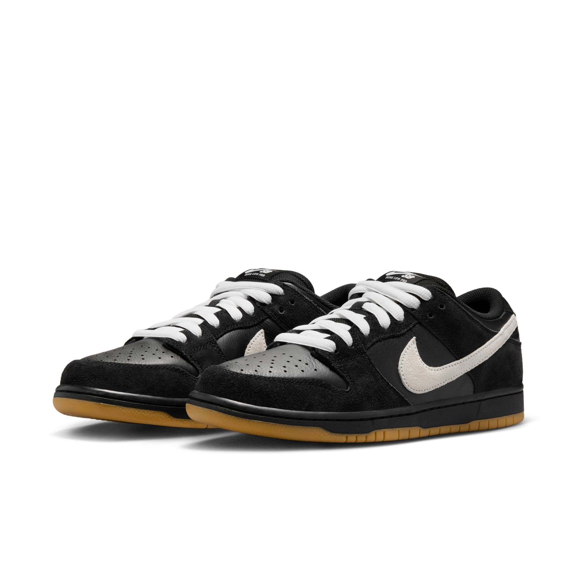 https://admin.plaze-shop.de/wp-content/uploads/2024/12/NikeSB_Dunk_Low_Pro_HF3704-003_plaze-shop_1-6.jpeg