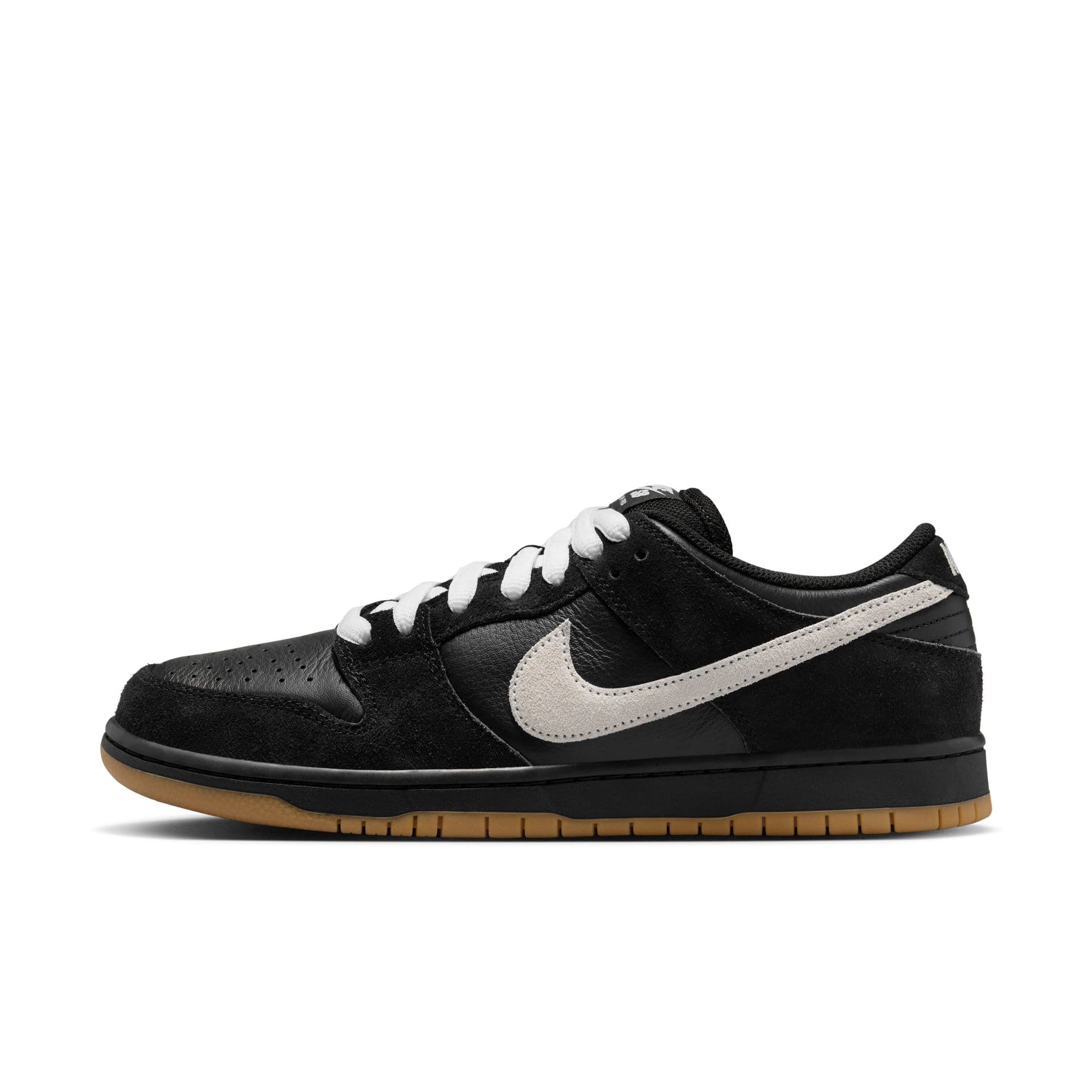 https://admin.plaze-shop.de/wp-content/uploads/2024/12/NikeSB_Dunk_Low_Pro_HF3704-003_plaze-shop_1-8.jpeg