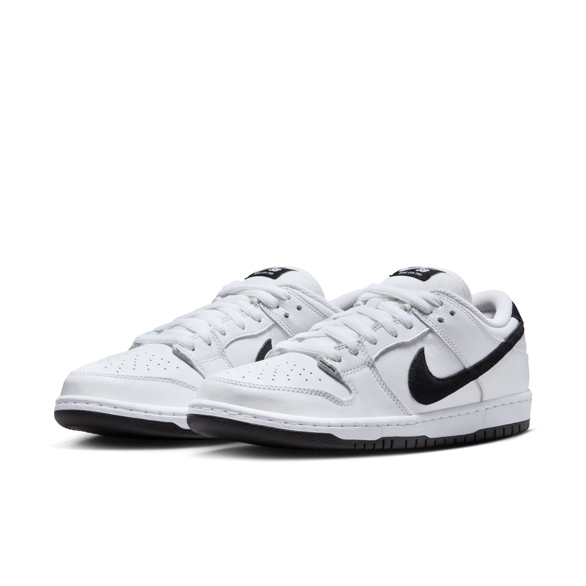 https://admin.plaze-shop.de/wp-content/uploads/2024/12/NikeSB_Dunk_Low_Pro_HF3704_100_plaze-shop_-6.jpeg