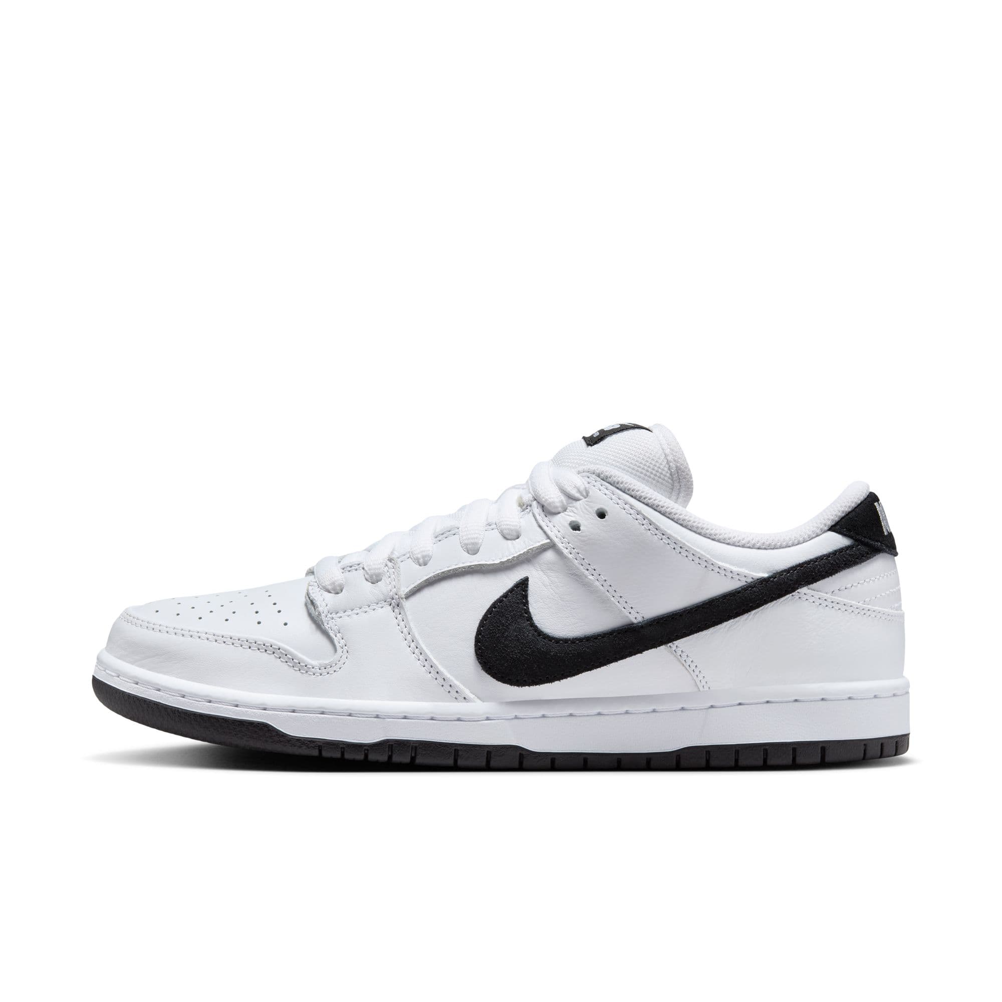 https://admin.plaze-shop.de/wp-content/uploads/2024/12/NikeSB_Dunk_Low_Pro_HF3704_100_plaze-shop_-8.jpeg