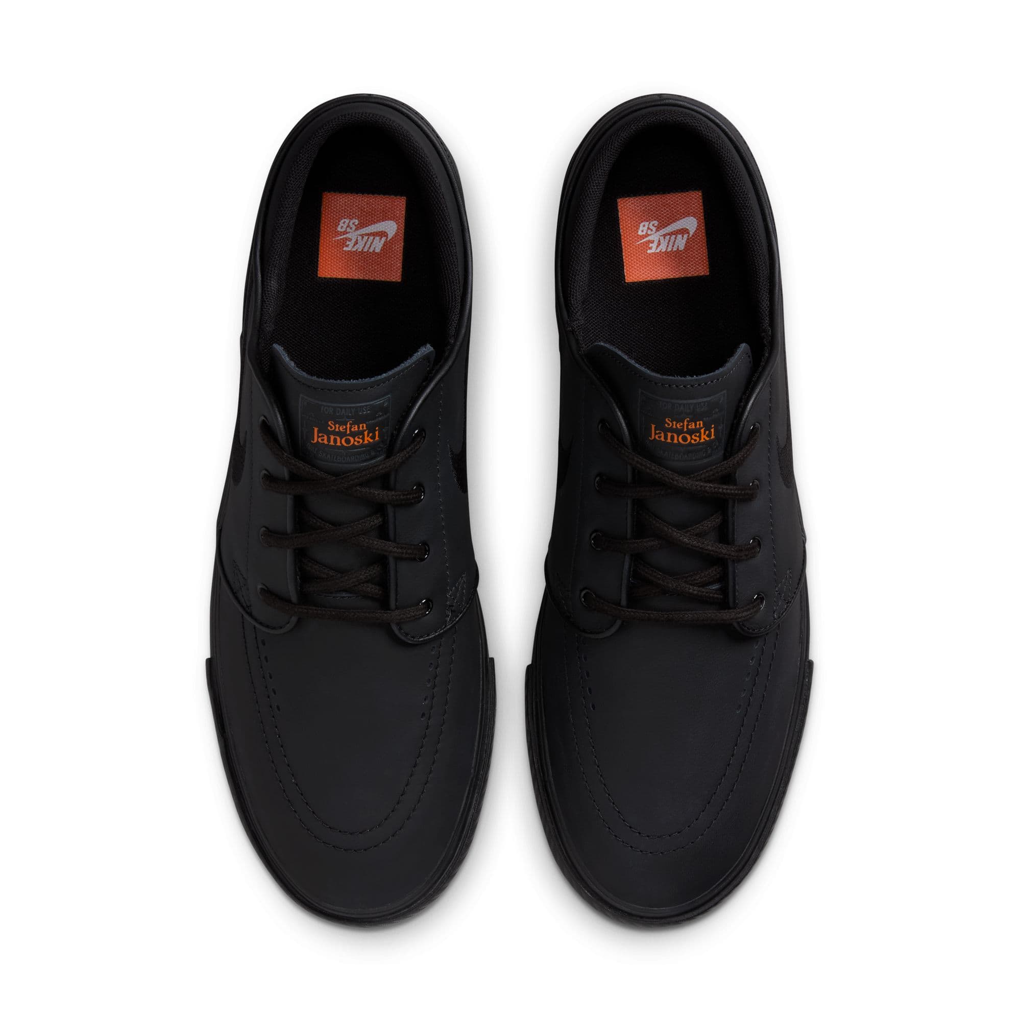 https://admin.plaze-shop.de/wp-content/uploads/2024/12/NikeSB_Janoski_ISO_FQ7621_001_plaze-shop_1-6.jpeg