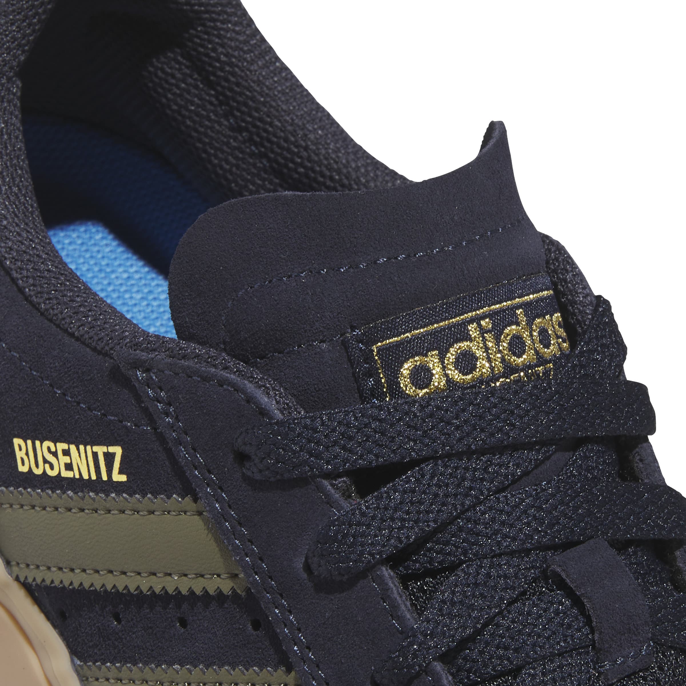 https://admin.plaze-shop.de/wp-content/uploads/2025/01/Adidas_Skateboarding_Busenitz_Vulc_2_JH8131_plaze-shop_1-5.jpg