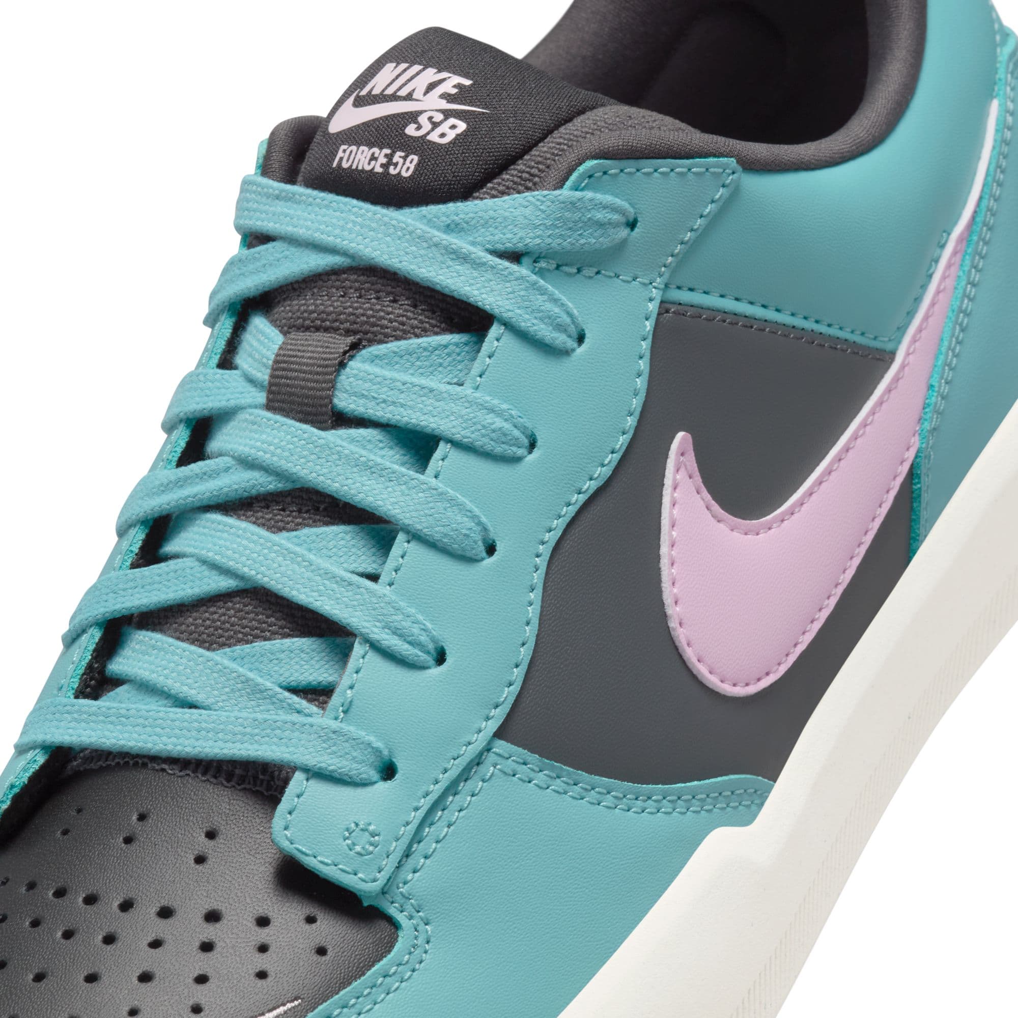 https://admin.plaze-shop.de/wp-content/uploads/2025/01/NikeSB_DV5476_400_Force_58_plaze-shop_1-3.jpeg