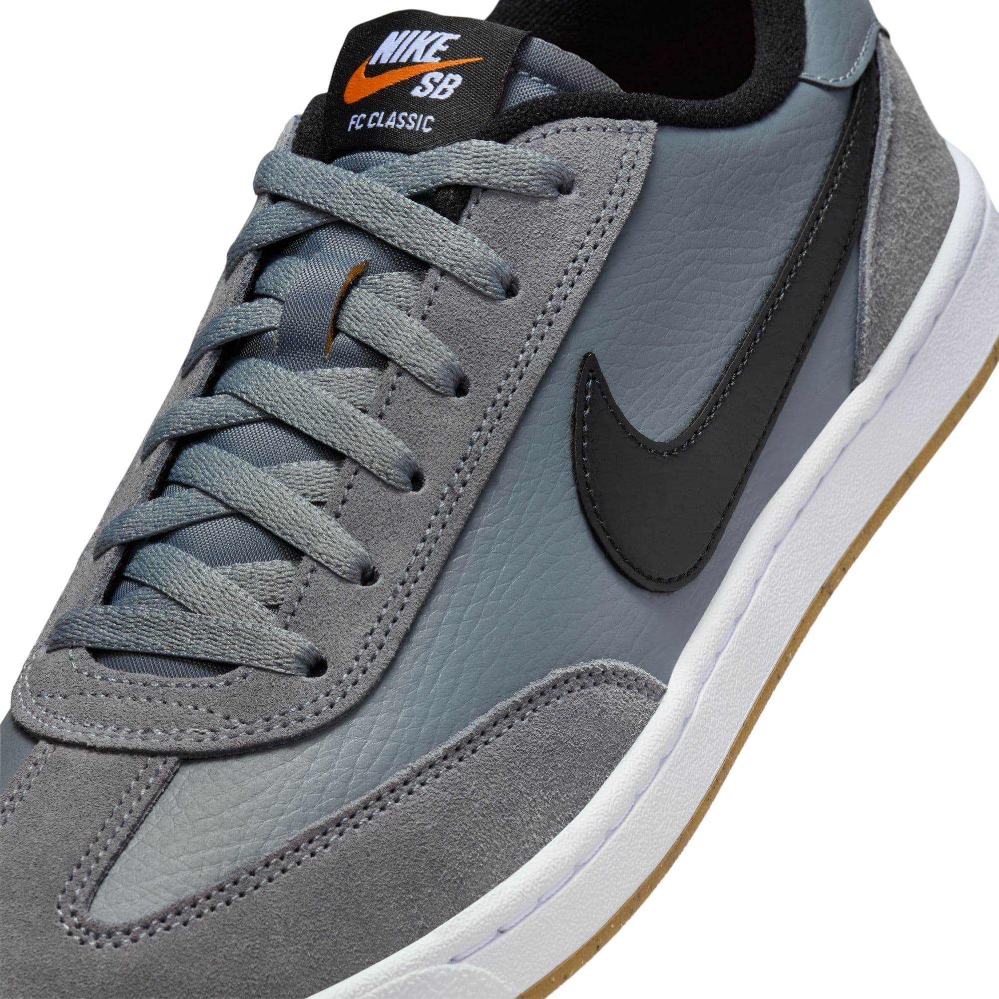 https://admin.plaze-shop.de/wp-content/uploads/2025/02/NikeSB_FC_Classic_909096_003_plaze-shop_1-3.jpeg