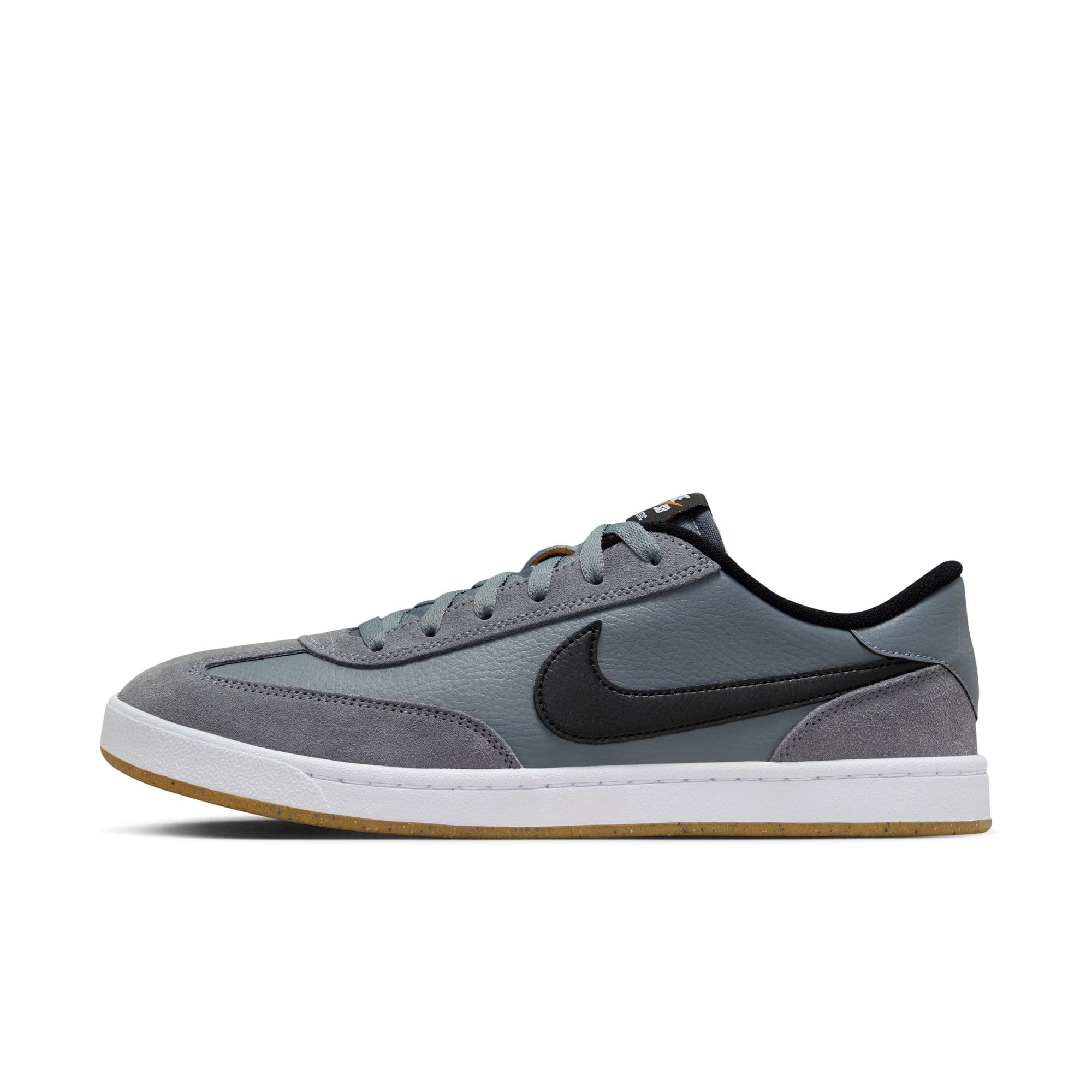 https://admin.plaze-shop.de/wp-content/uploads/2025/02/NikeSB_FC_Classic_909096_003_plaze-shop_1-9.jpeg