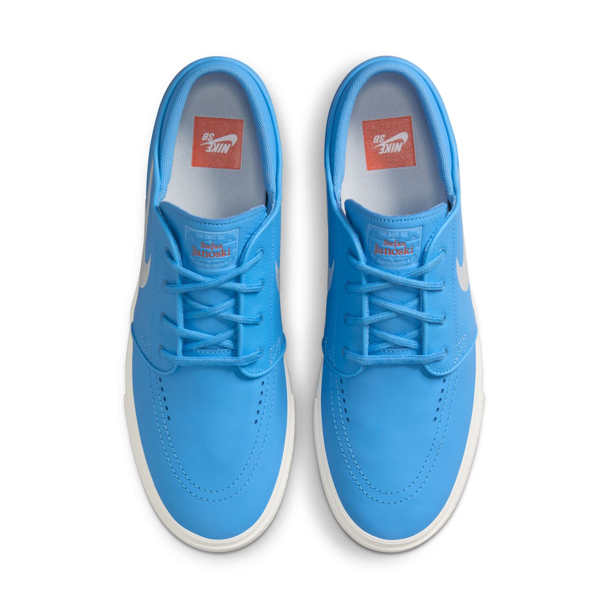 https://admin.plaze-shop.de/wp-content/uploads/2025/02/NikeSB_Janoski_OG_ISO_FQ7621-401_plaze-shop_1-7.jpeg