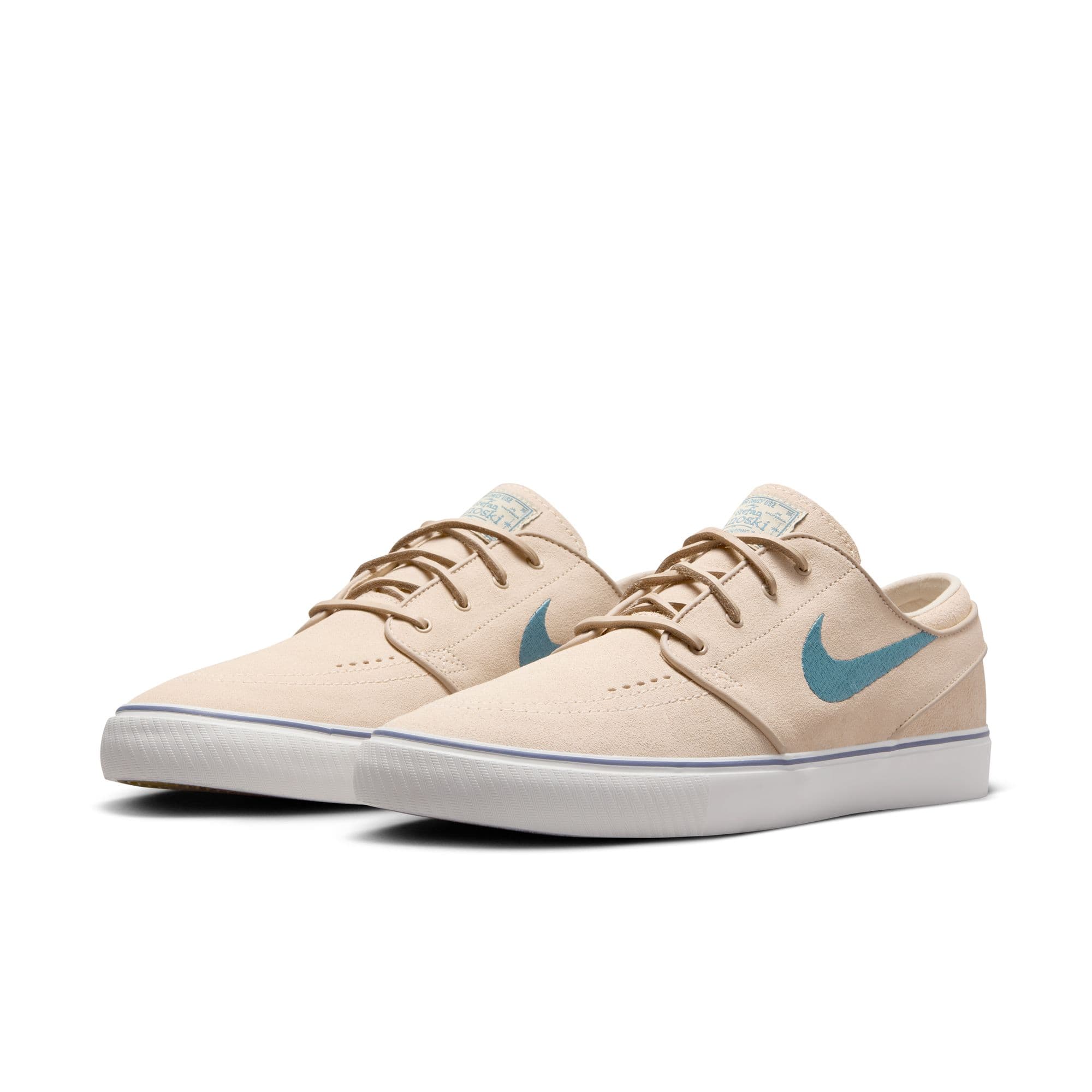 https://admin.plaze-shop.de/wp-content/uploads/2025/03/NikeSB_Janoski_OG_FD6757-101_plaze-shop_1-8.jpeg