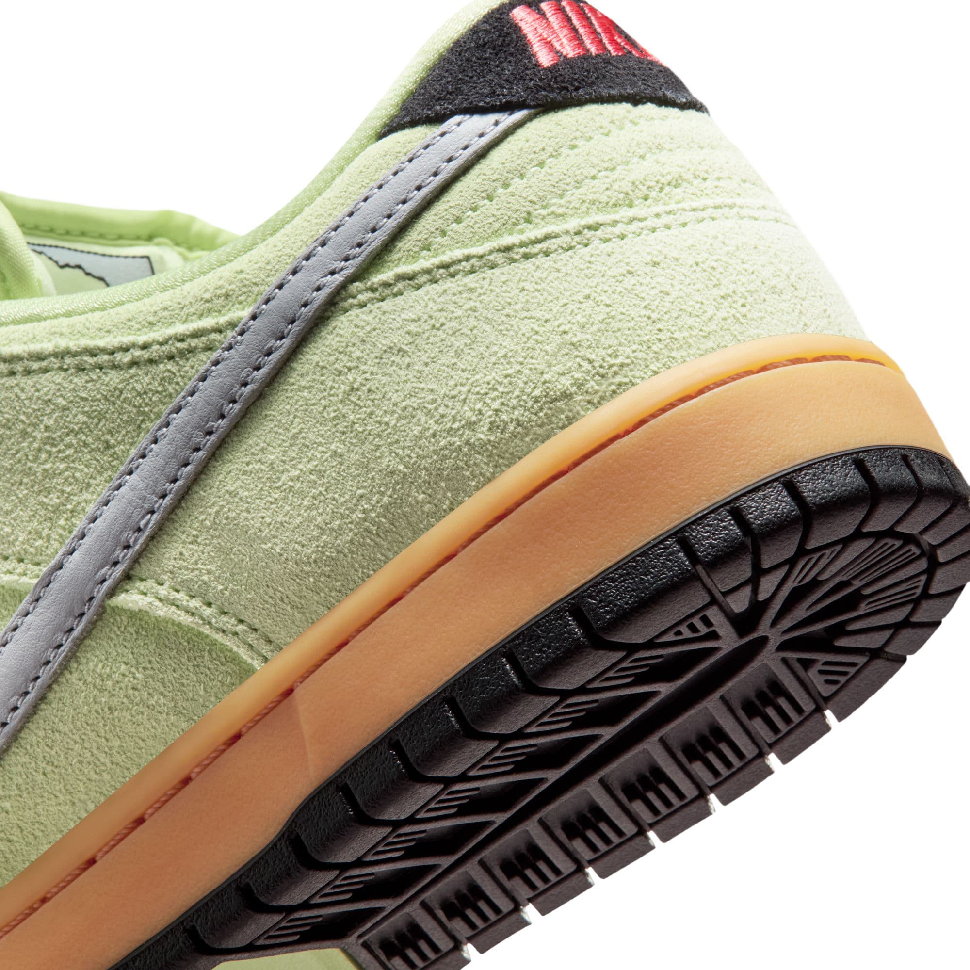https://admin.plaze-shop.de/wp-content/uploads/2025/09/nike_sb_dunk_low_lime_HQ1626-300_plaze-skateshop-9.jpg