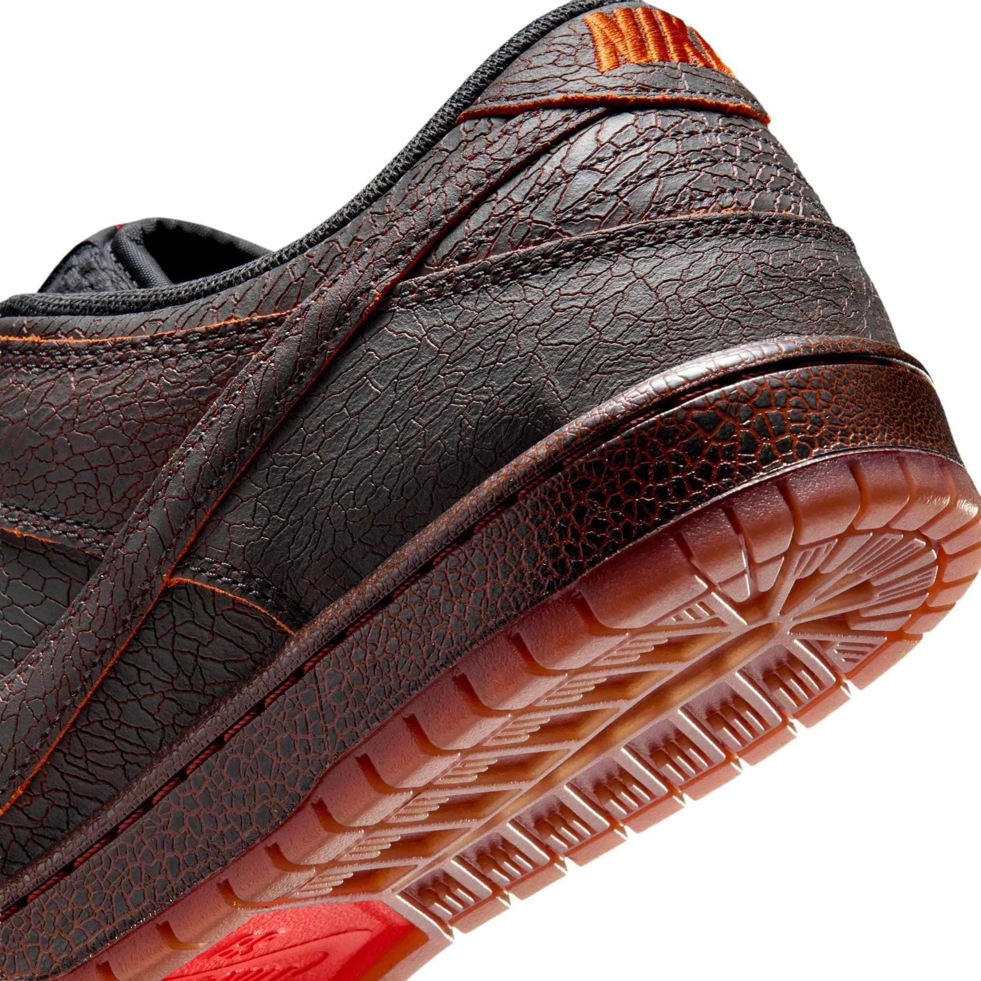 https://admin.plaze-shop.de/wp-content/uploads/2025/12/nike_sb_dunk_low_brown_HV1668-001_plaze-skateshop-7.jpg