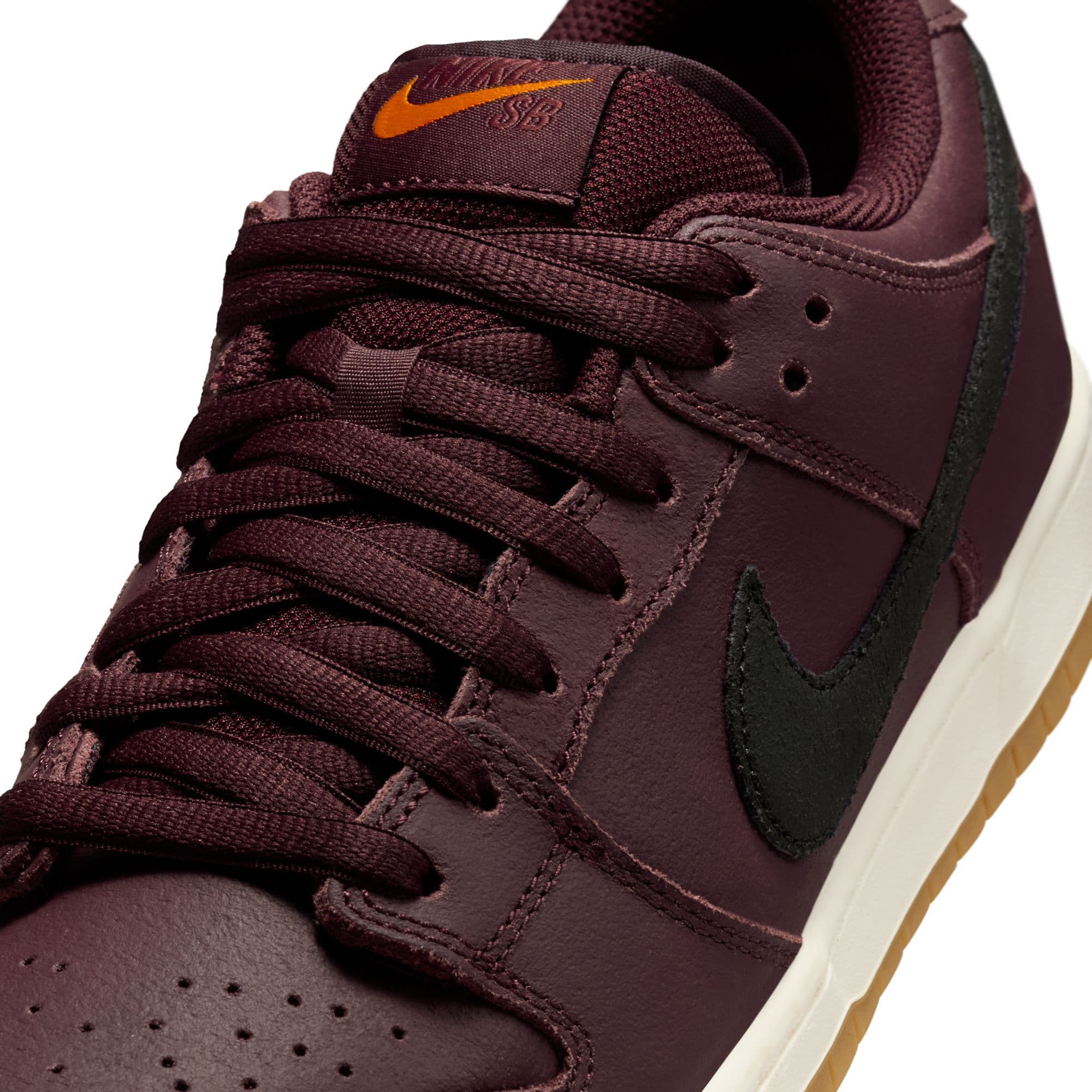 https://admin.plaze-shop.de/wp-content/uploads/2026/01/NIke-SB-Dunk-IO2304-600-8.jpg