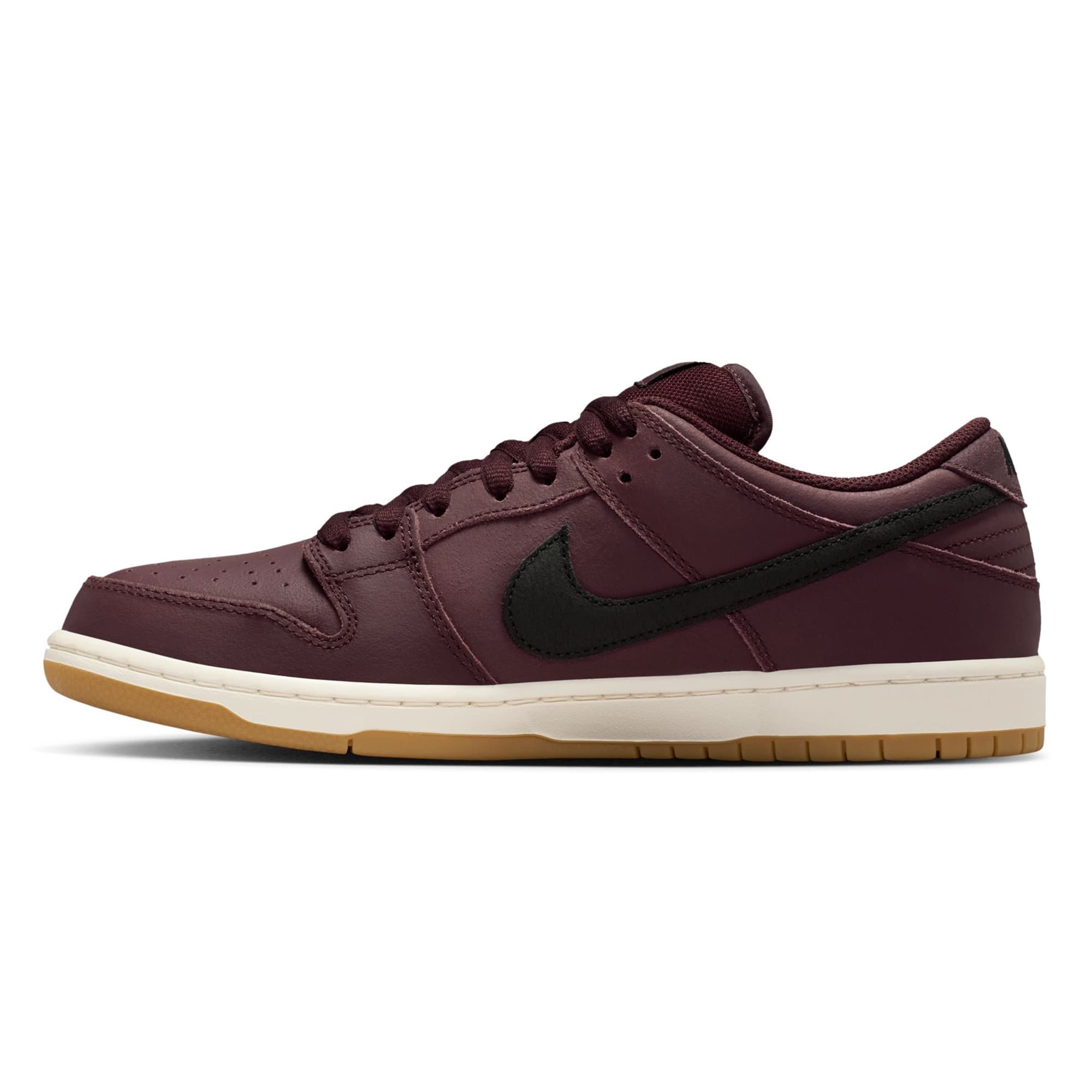 https://admin.plaze-shop.de/wp-content/uploads/2026/01/nike_sb_dunk_low_burgundy_I02304-600_plaze-skateshop-2.jpg