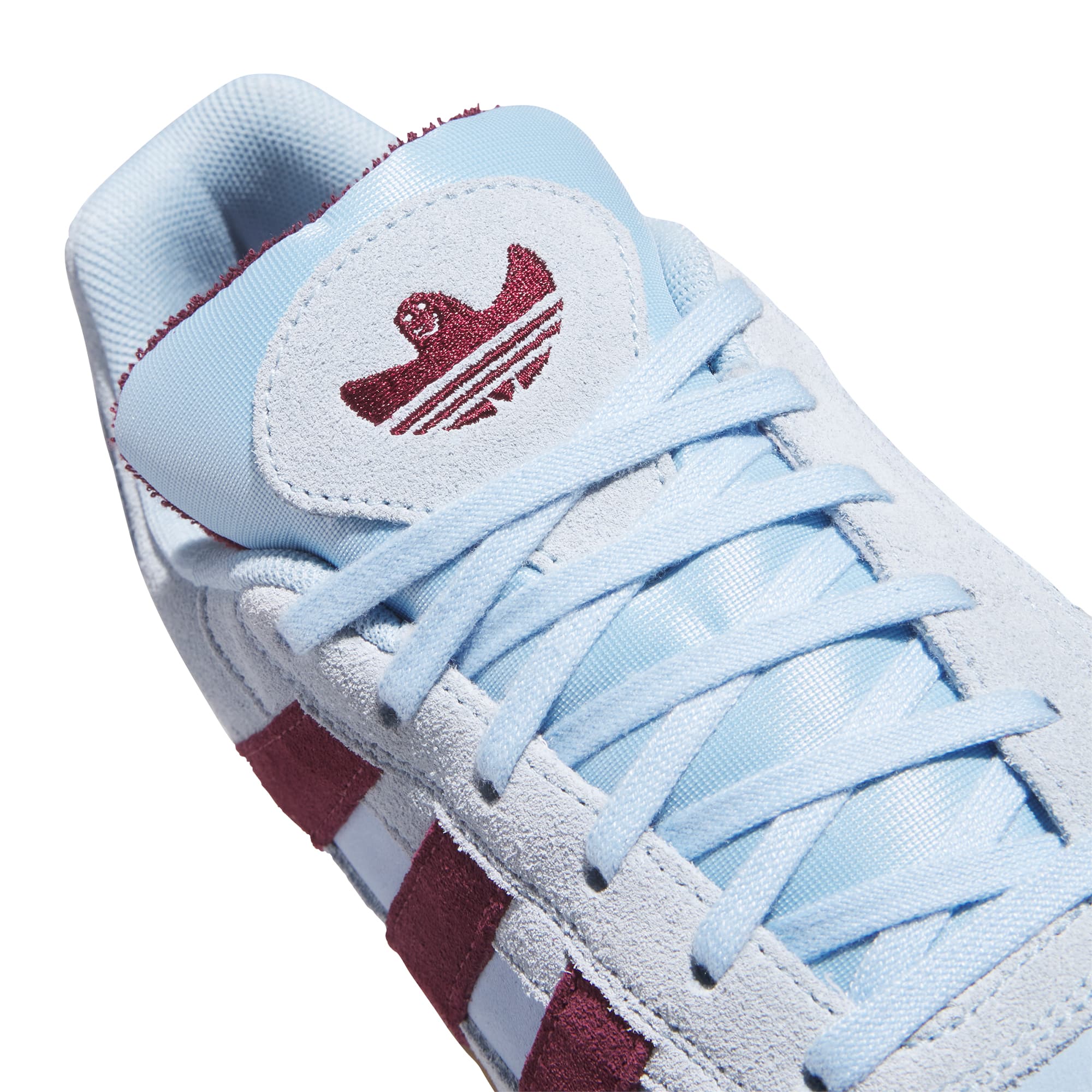 https://admin.plaze-shop.de/wp-content/uploads/2026/02/adidas_skateboarding_aloha_clear_sky_maroon_HQ4717_plaze-skateshop-7.jpg