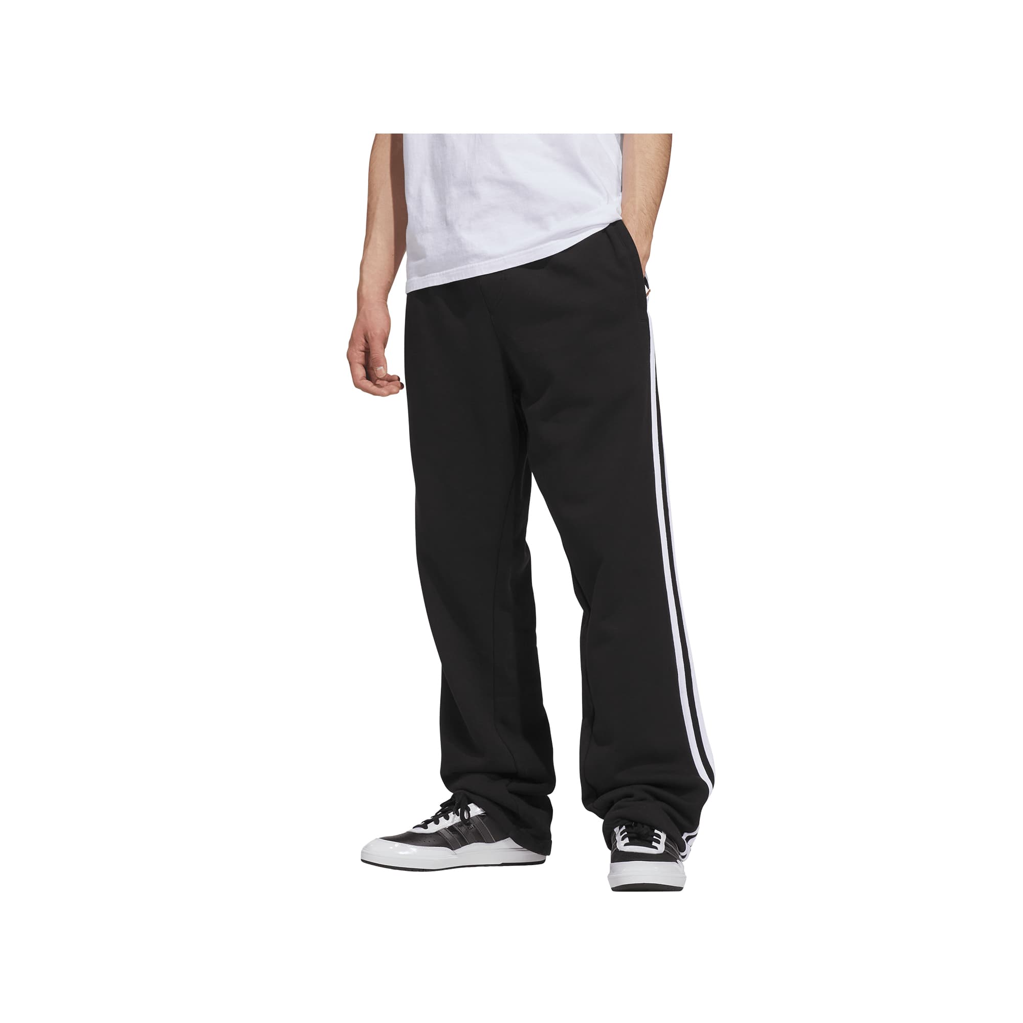 https://admin.plaze-shop.de/wp-content/uploads/2026/08/adidas_skateboarding_Tyshawn_Track_Pant_black_white_KT1831_plaze-skateshop-1.jpg