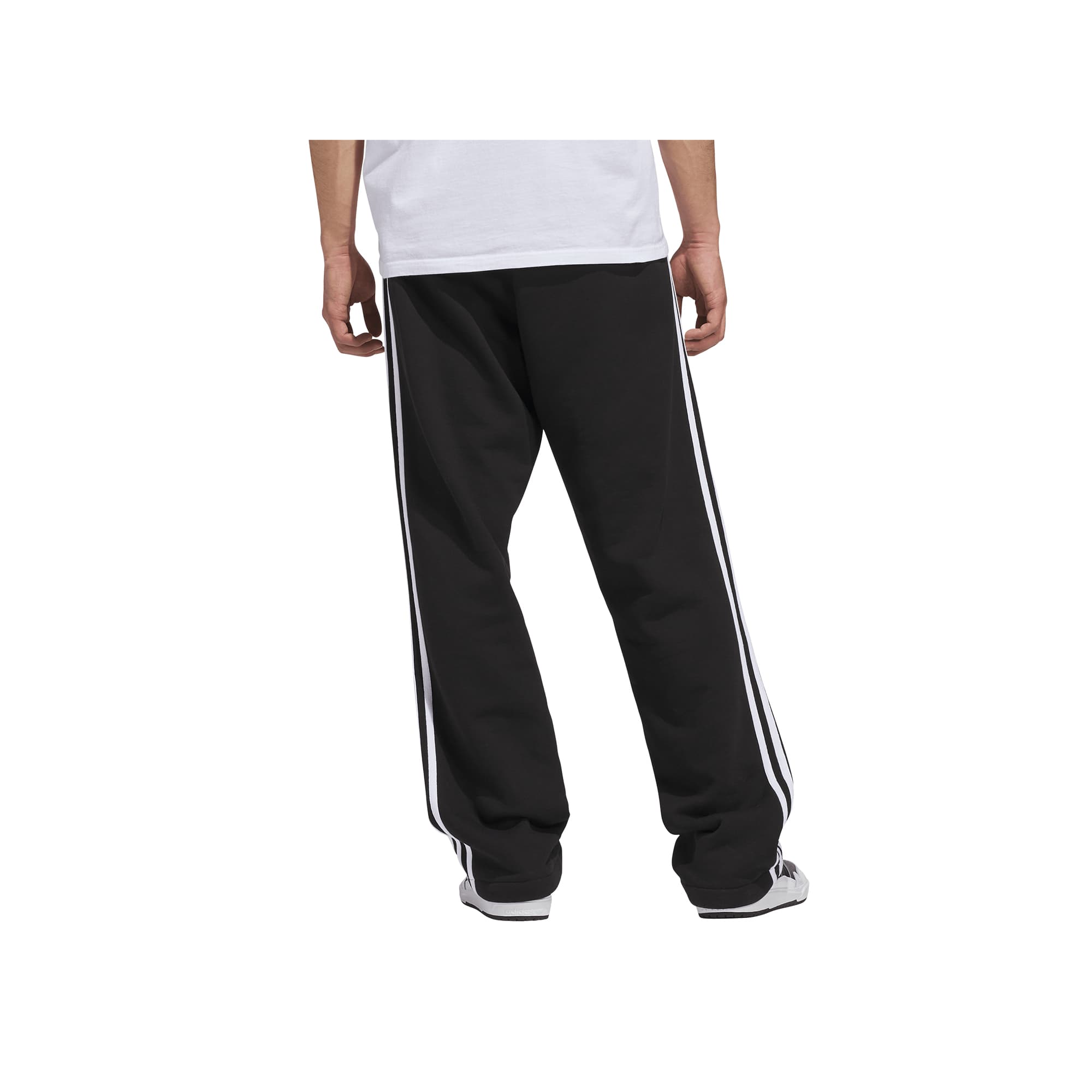 https://admin.plaze-shop.de/wp-content/uploads/2026/08/adidas_skateboarding_Tyshawn_Track_Pant_black_white_KT1831_plaze-skateshop-2.jpg