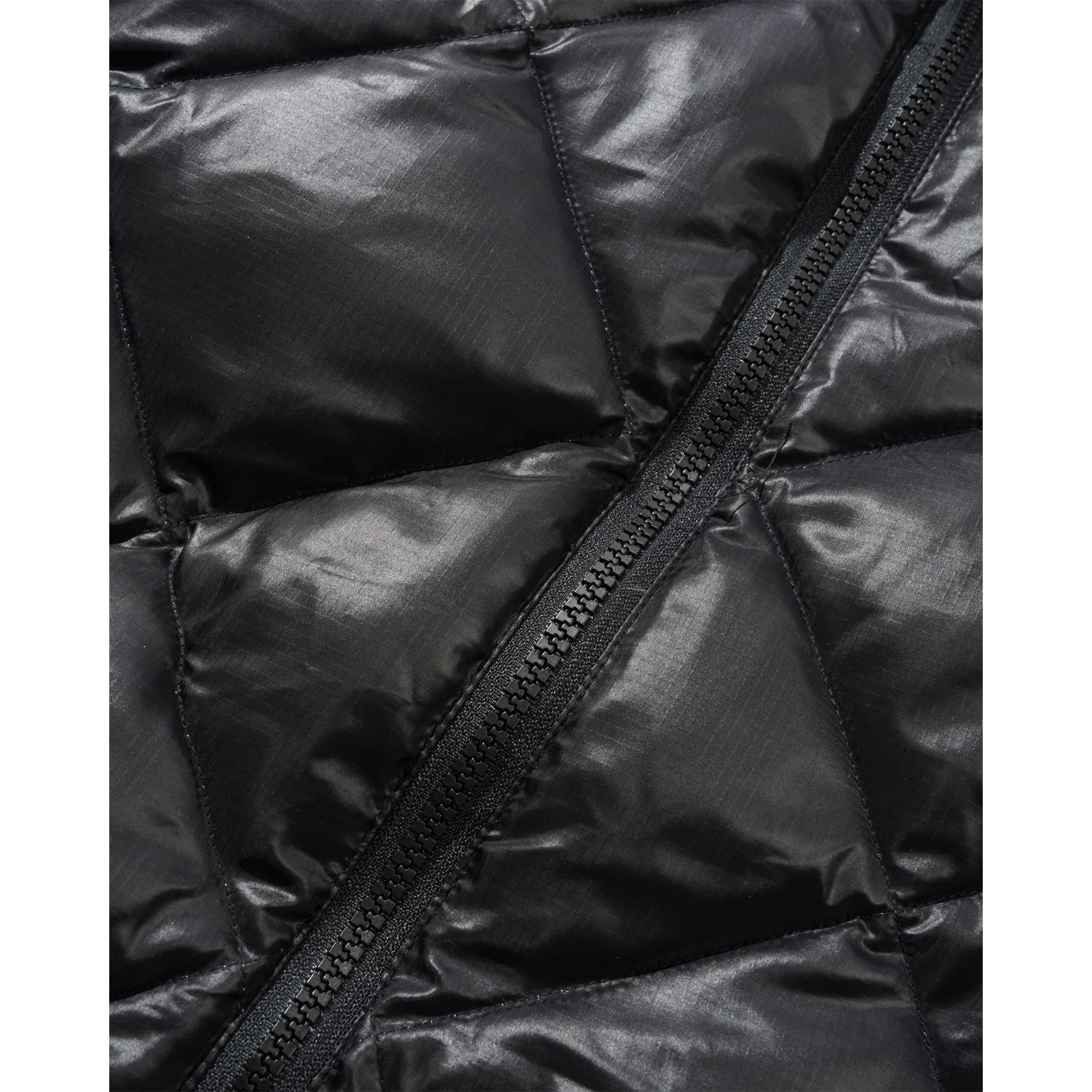 https://admin.plaze-shop.de/wp-content/uploads/2026/10/buttergoods_diamond_quilt_puffer_black_plaze-skateshop2.jpg