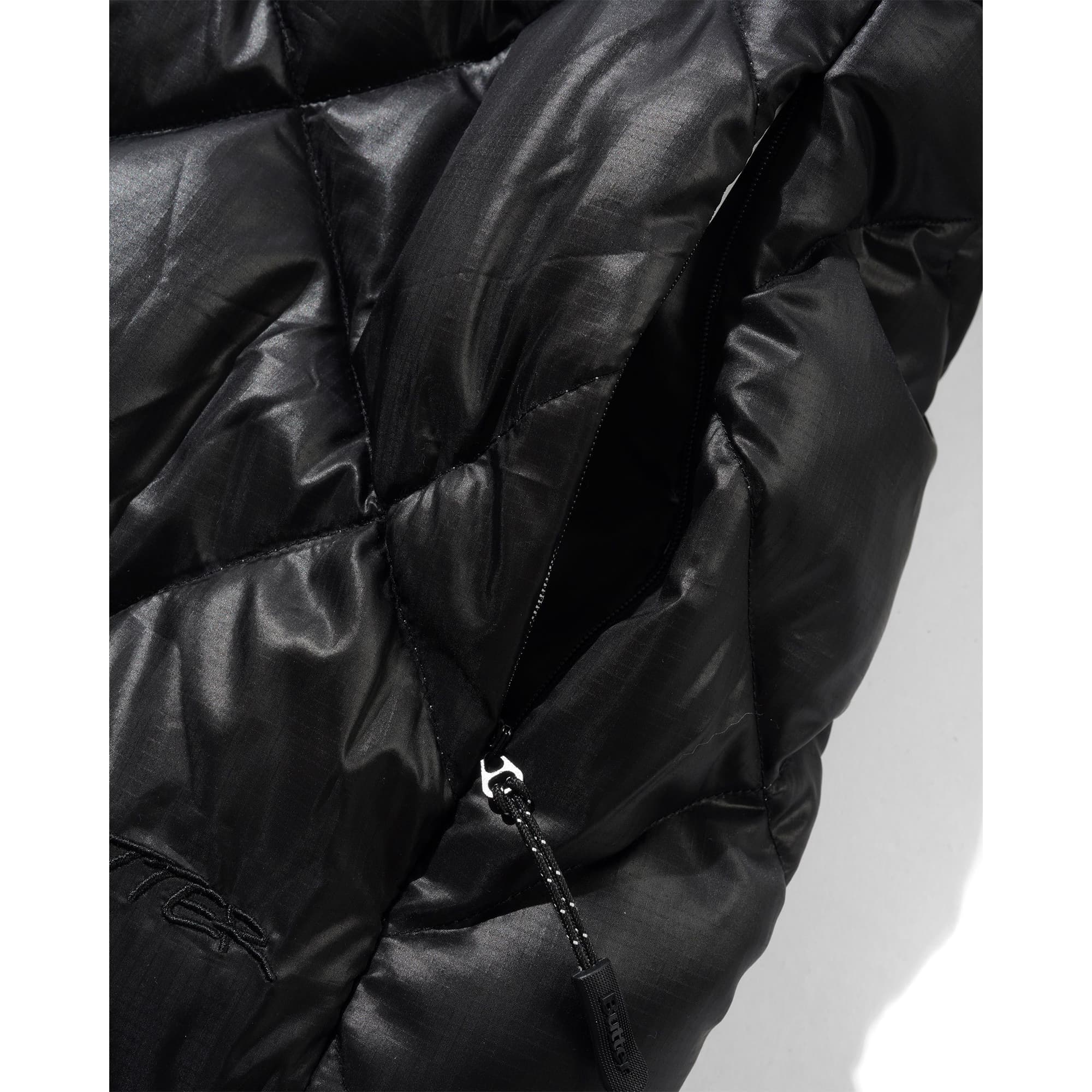 https://admin.plaze-shop.de/wp-content/uploads/2026/10/buttergoods_diamond_quilt_puffer_black_plaze-skateshop5.jpg